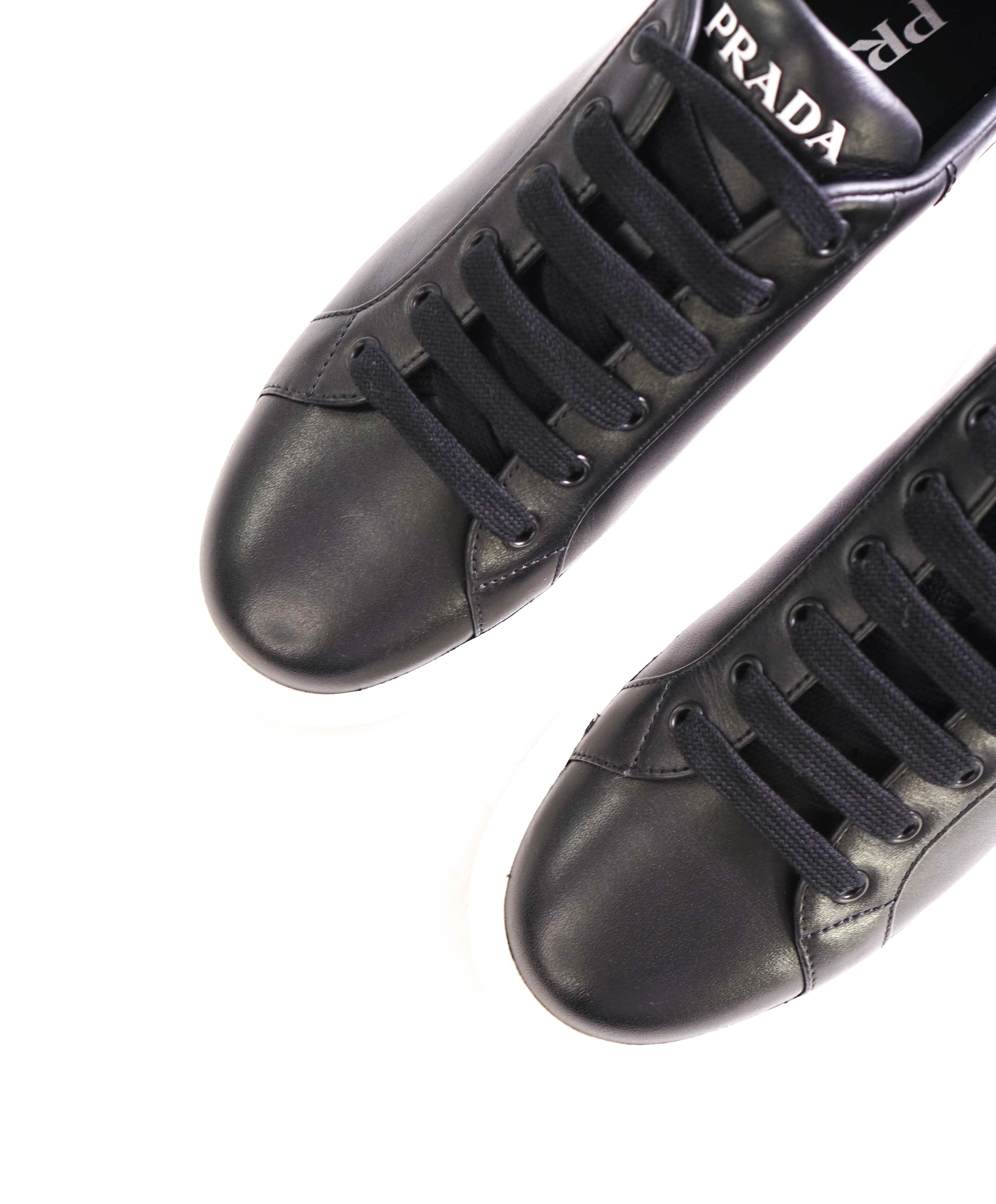 $1,150 PRADA -  Black/White Leather Sneakers With Logo Detail - 9 US (39 IT) (WOMEN)