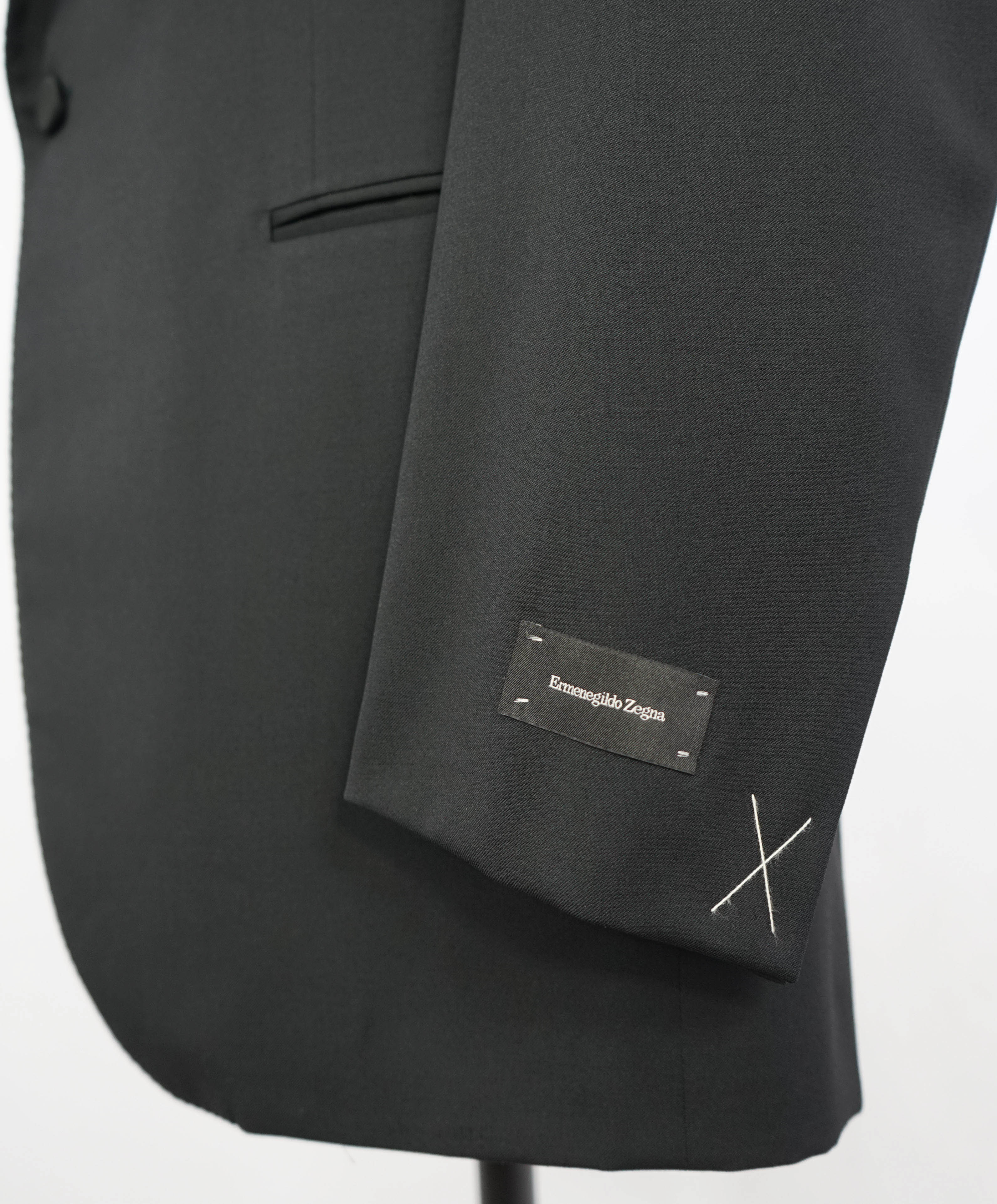 $3,995 ERMENEGILDO ZEGNA - PEAK LAPEL Black Wool Tuxedo- 46L