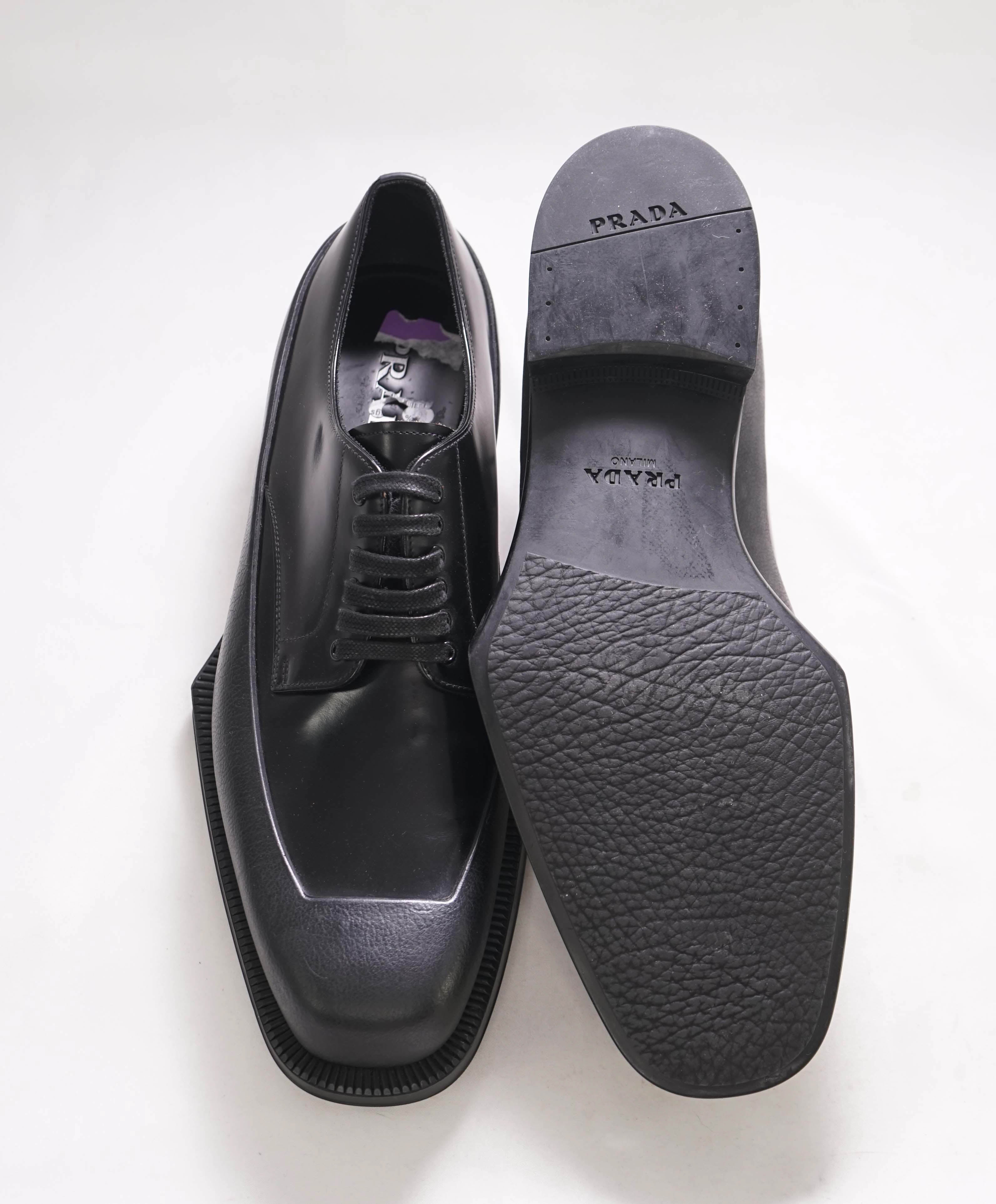 $1,320 PRADA - Black Leather Brogue Mixed-Media Lug Sole Oxfords - 10.5 US (9.5 Prada)