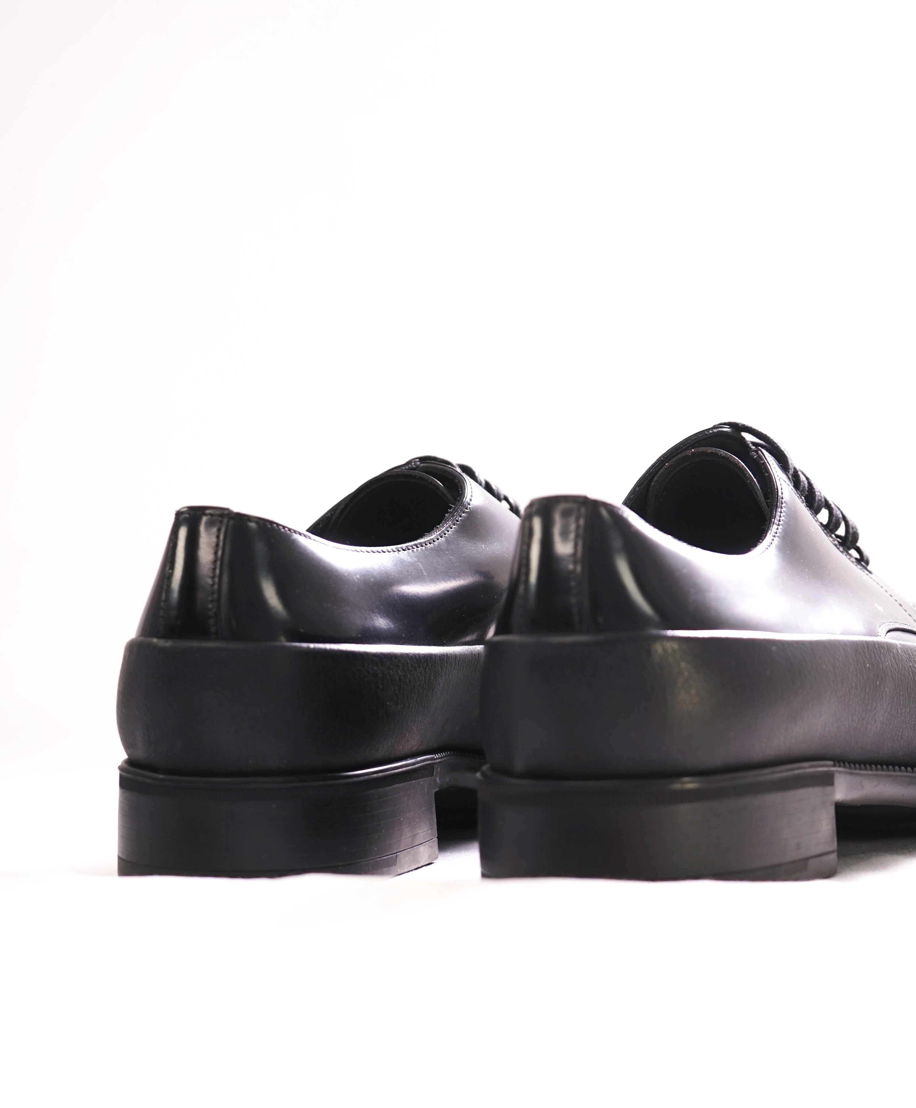 $1,320 PRADA - Black Leather Brogue Mixed-Media Lug Sole Oxfords - 10.5 US (9.5 Prada)