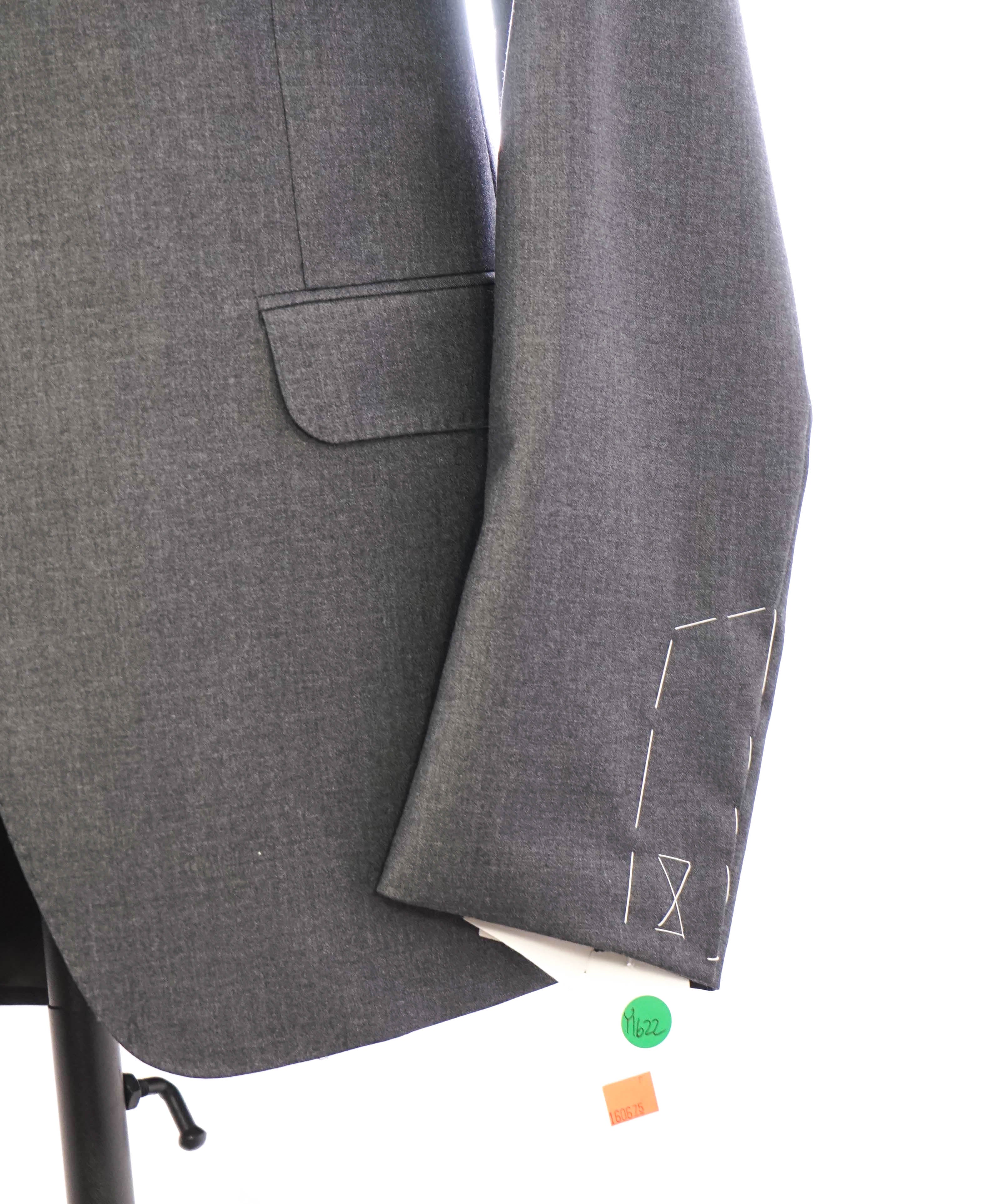 $2,295 PHINEAS COLE by Paul Stuart - Gray *SIDE TAB* 1-Btn Peak Lapel Suit - 44L