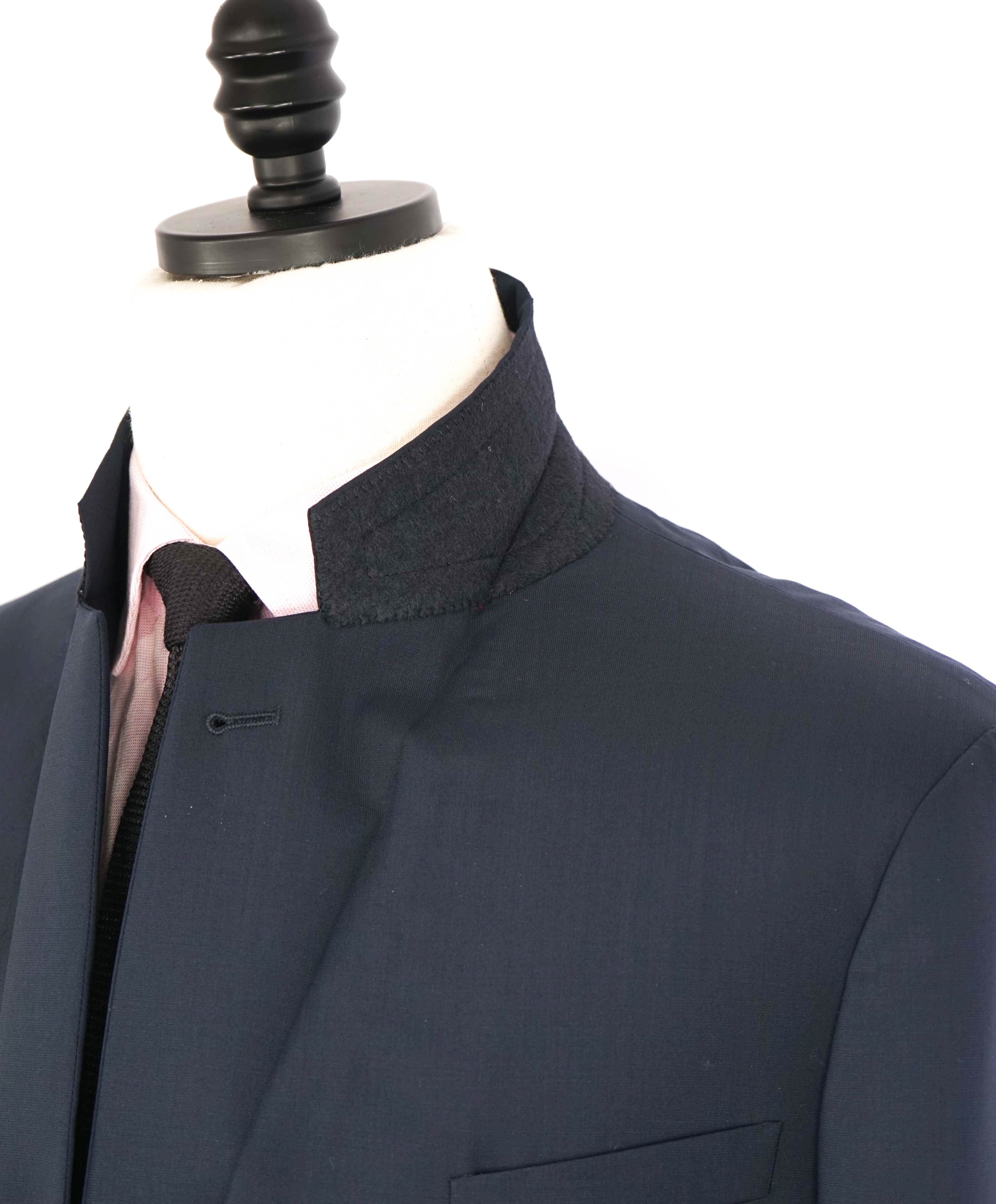 $2,295 GIORGIO ARMANI - “SOHO” Navy *CLOSET STAPLE* Blazer - 44R