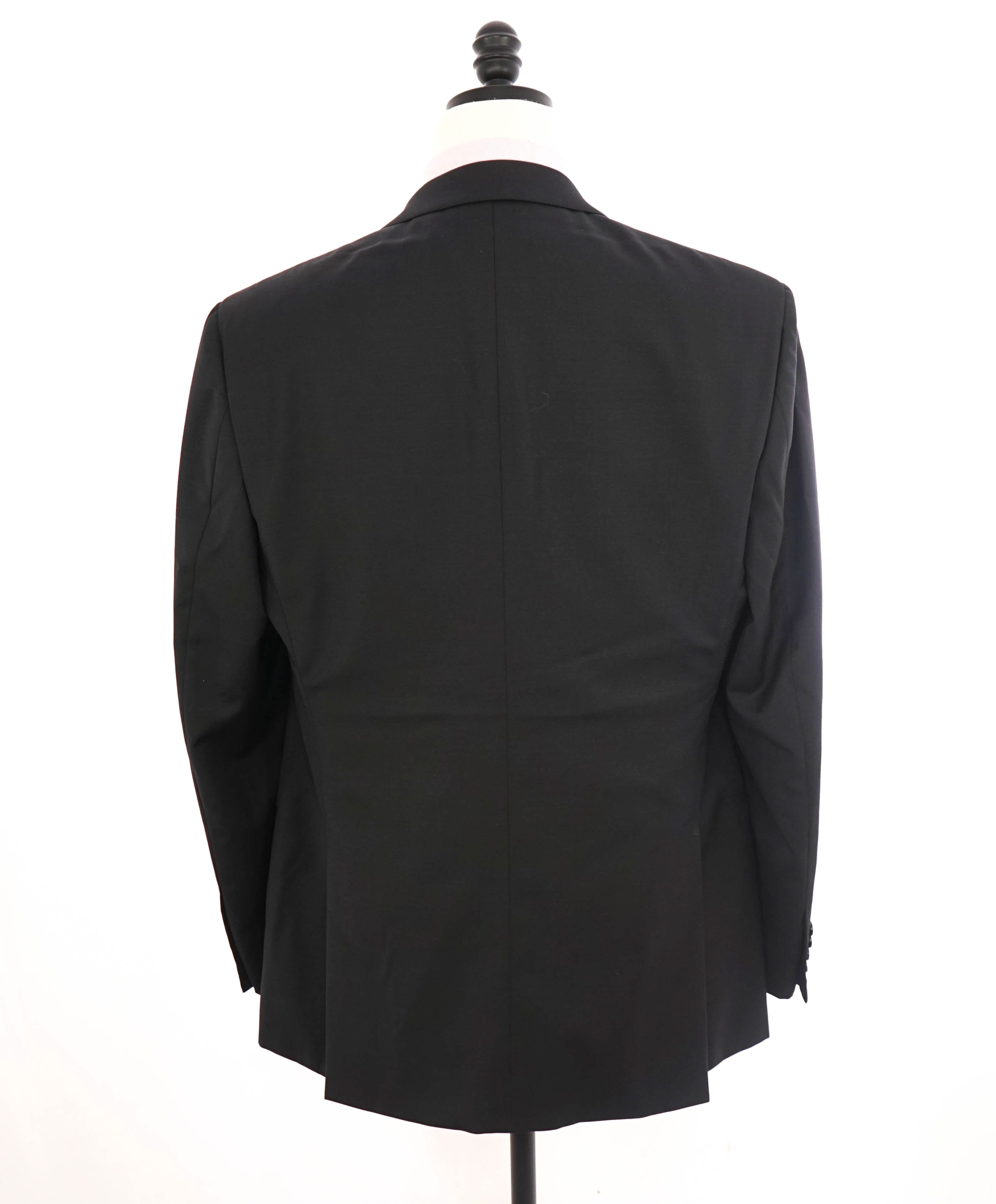 $1,495 ARMANI COLLEZIONI - “G Line” Black Solid Wool Blazer - 42L