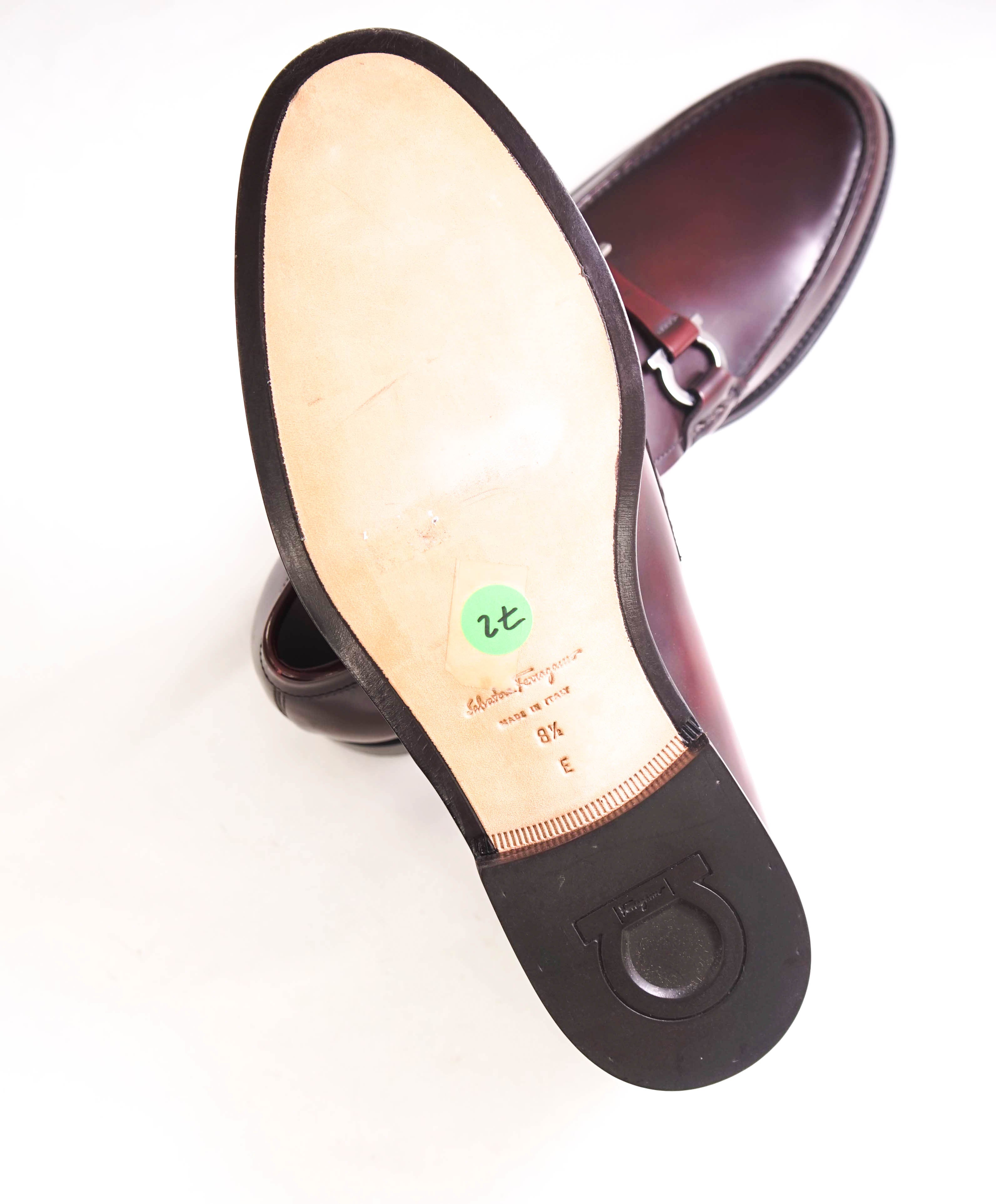 $1,395 SALVATORE FERRAGAMO - Cherry Shell Cordovan GANCINI Bit Loafer - 8.5 E