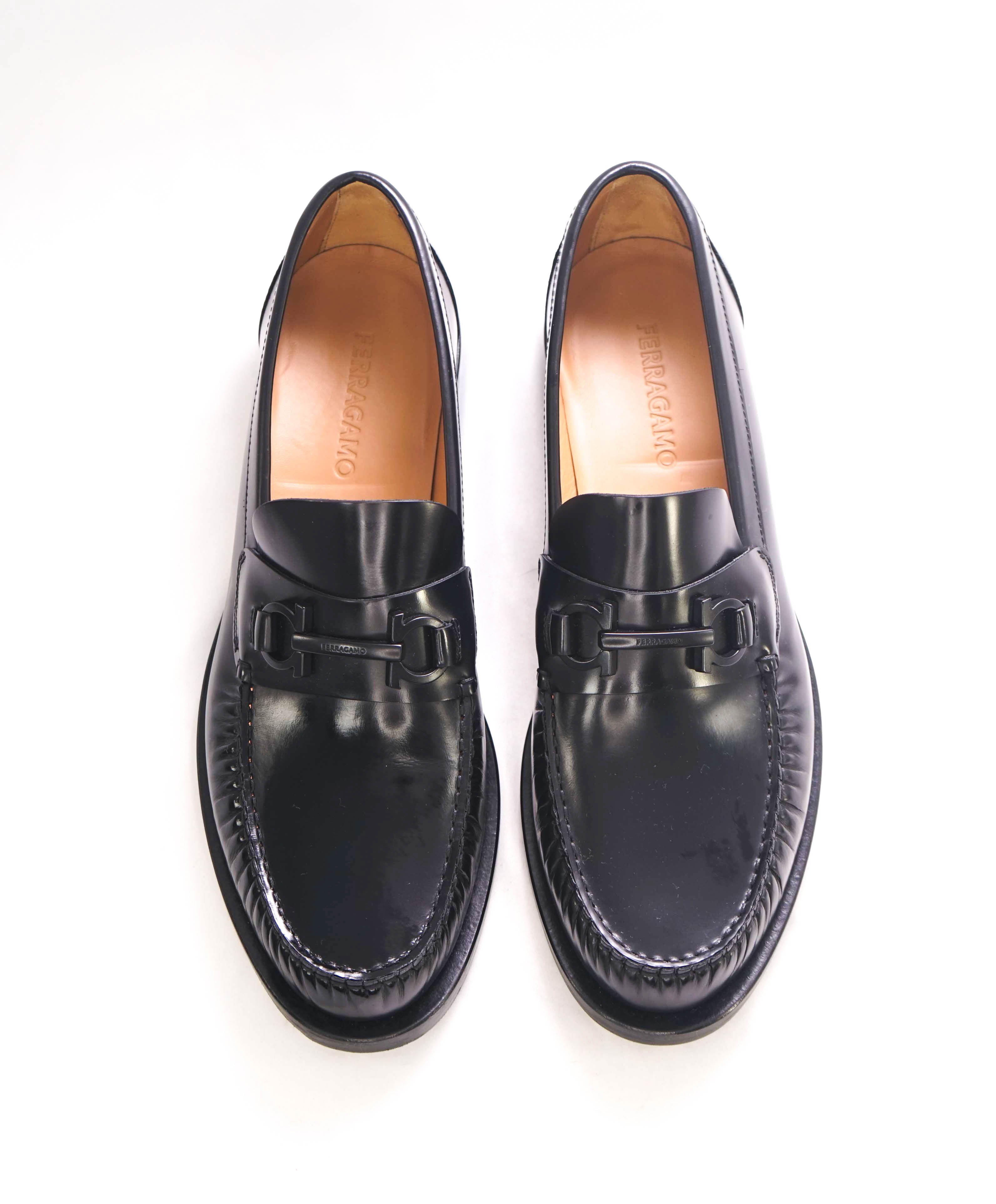 $950 SALVATORE FERRAGAMO - “FORT ROYALE" Gancini Bit Loafer Black Leather - 10.5 D