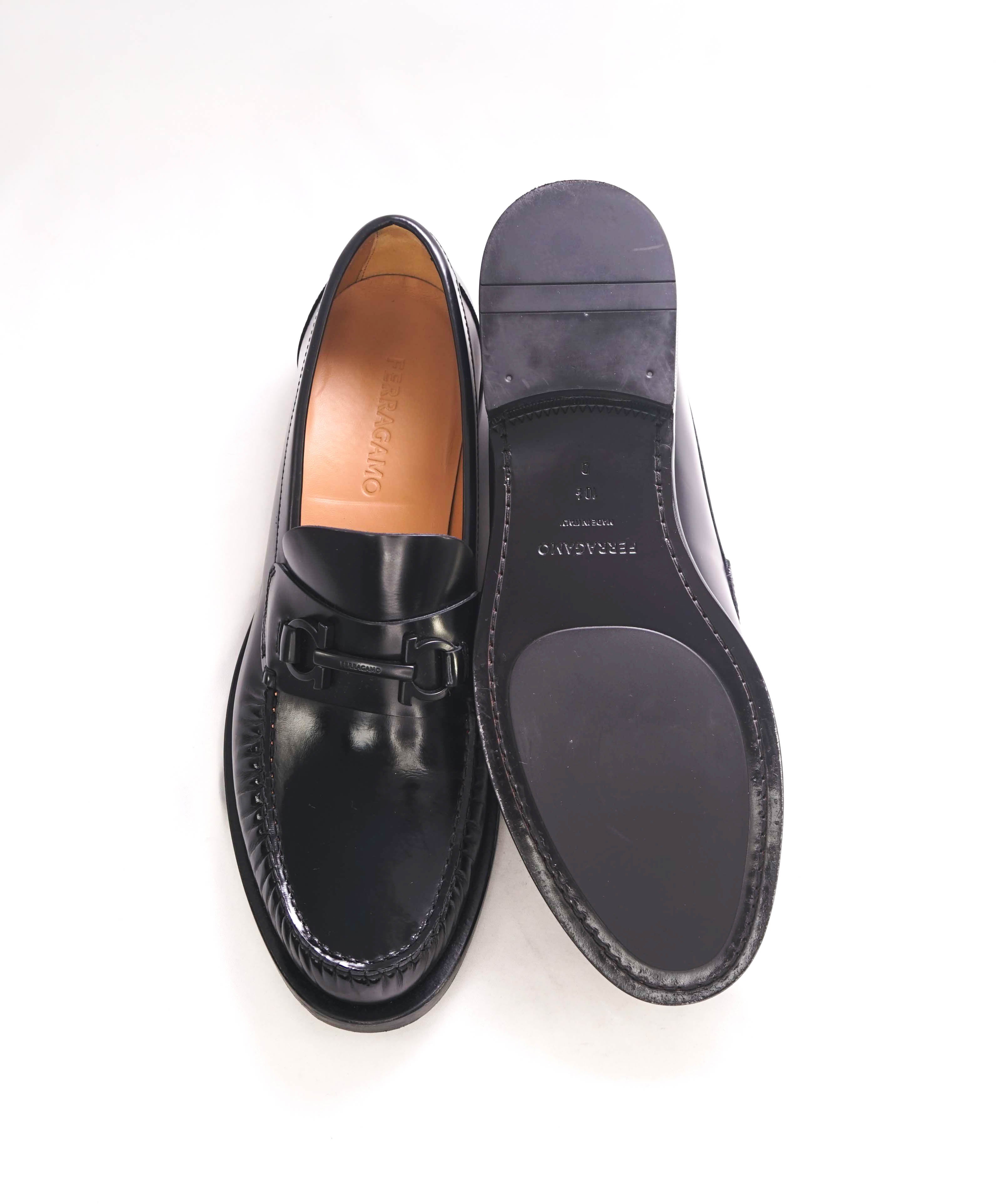 $950 SALVATORE FERRAGAMO - “FORT ROYALE" Gancini Bit Loafer Black Leather - 10.5 D