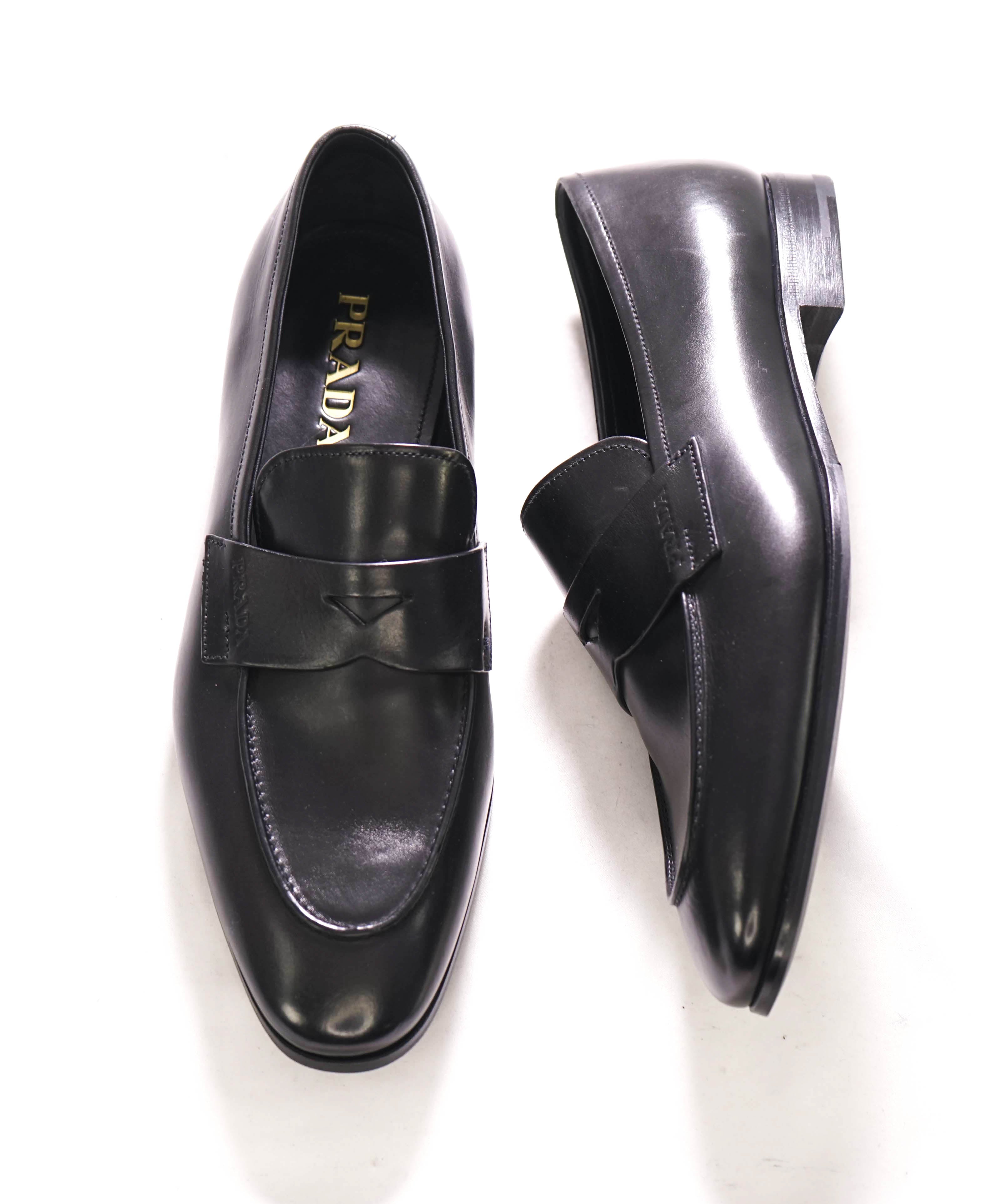 $1,100 PRADA - Black Leather LOGO Leather Round Toe Penny Loafers - 9 US (8 IT)