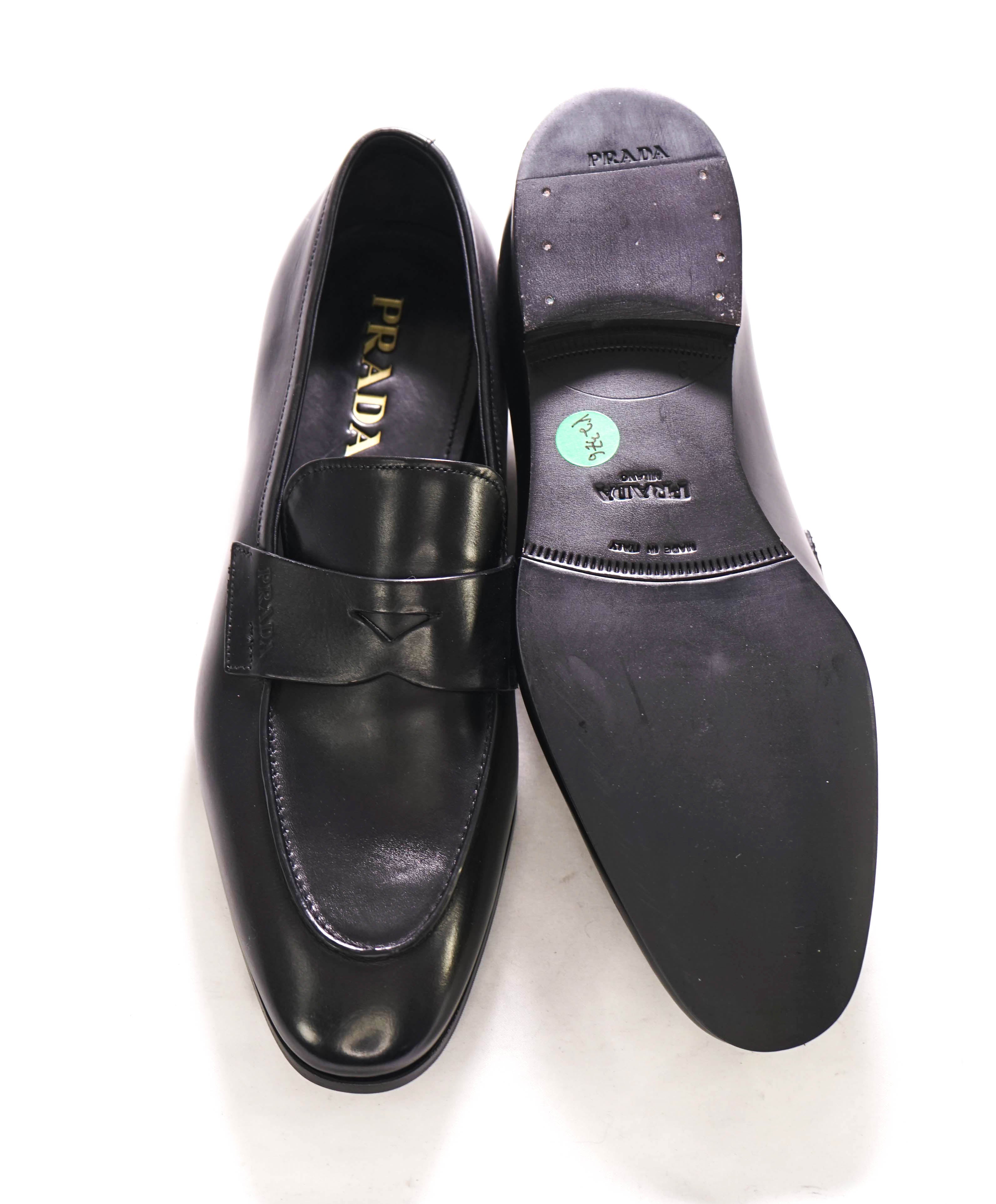 $1,100 PRADA - Black Leather LOGO Leather Round Toe Penny Loafers - 9 US (8 IT)