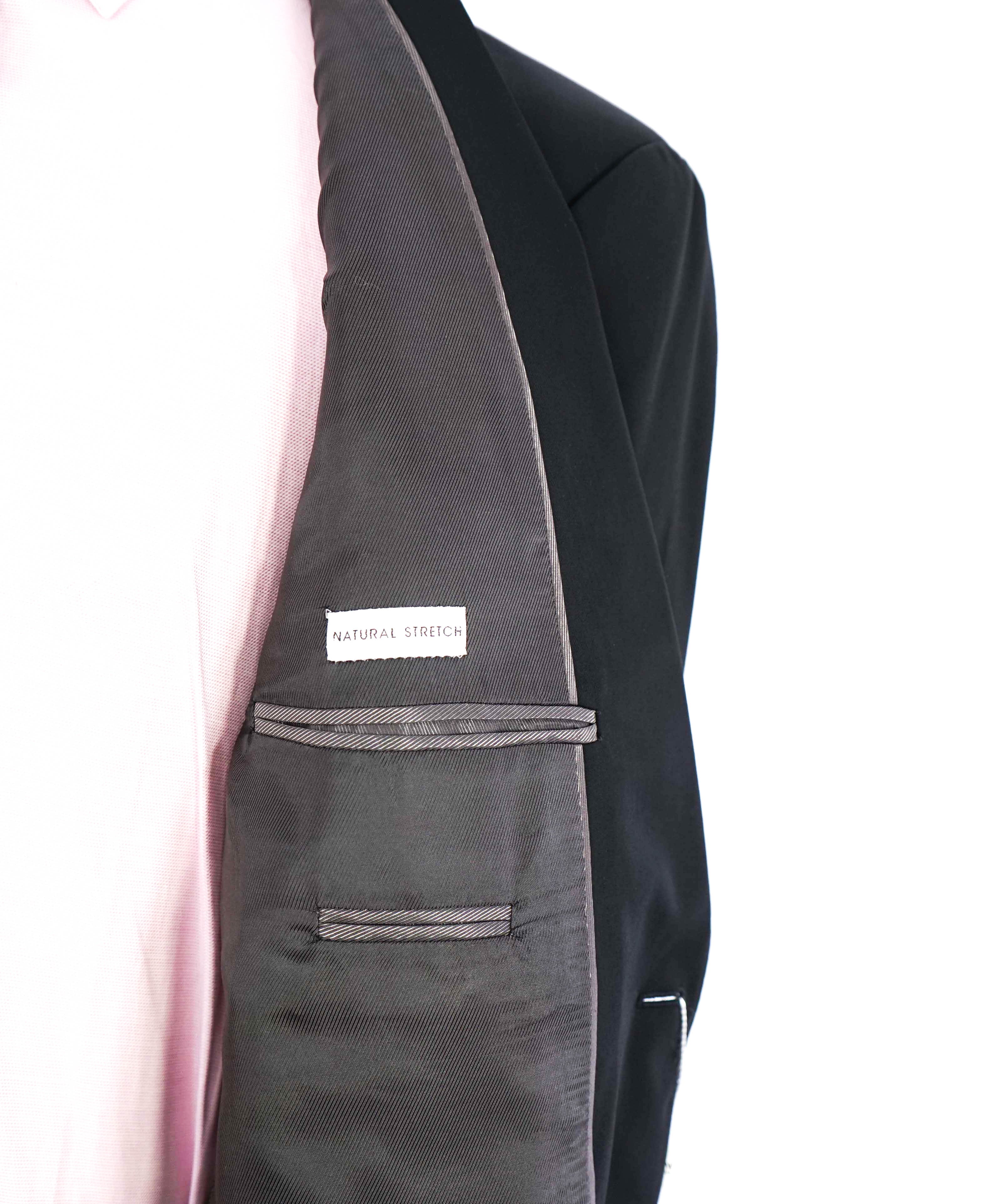 $1,995 ARMANI COLLEZIONI - "G Line" Black "Natural Stretch" Suit - 42R 37W