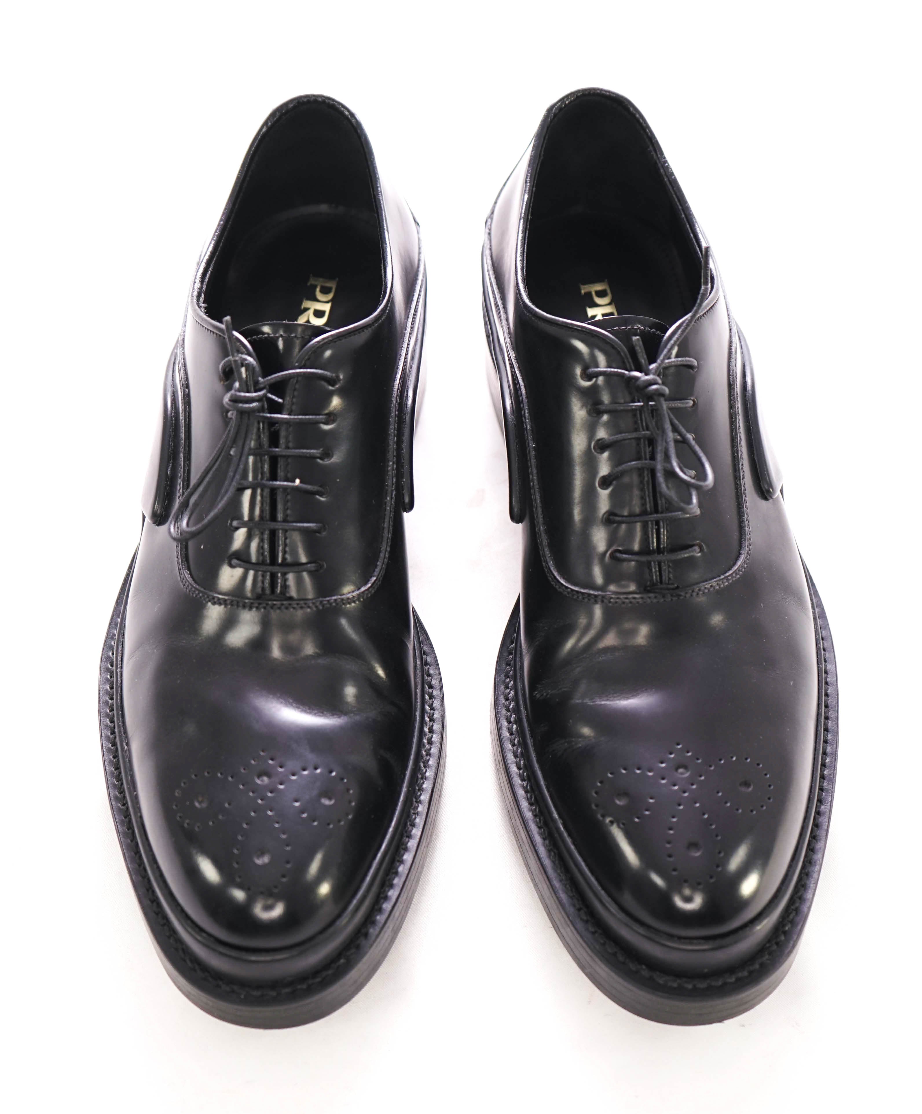 $1,150 PRADA - Black Leather Brogue Lug Sole Oxfords - 9 US (8 Prada)