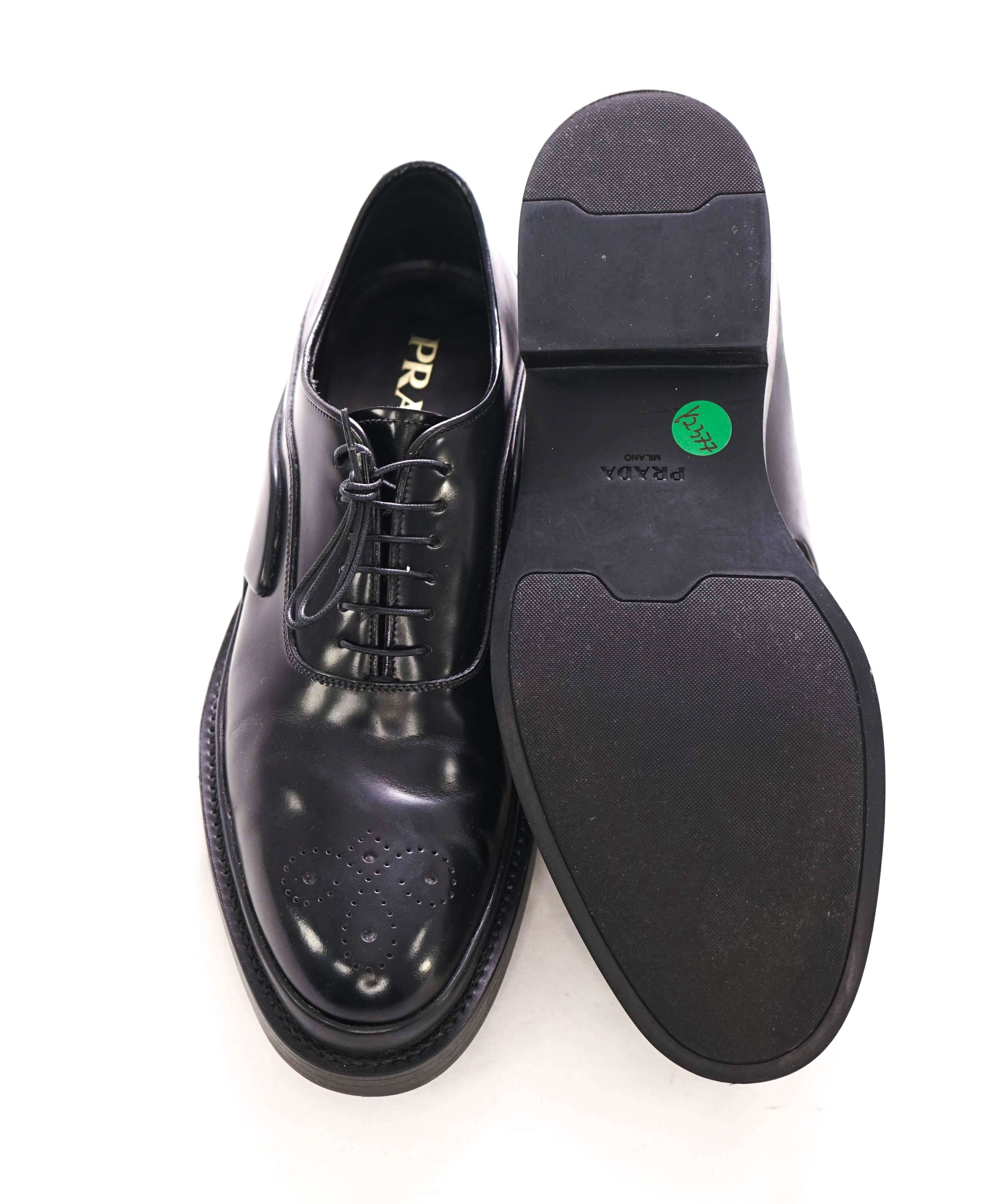 $1,150 PRADA - Black Leather Brogue Lug Sole Oxfords - 9 US (8 Prada)