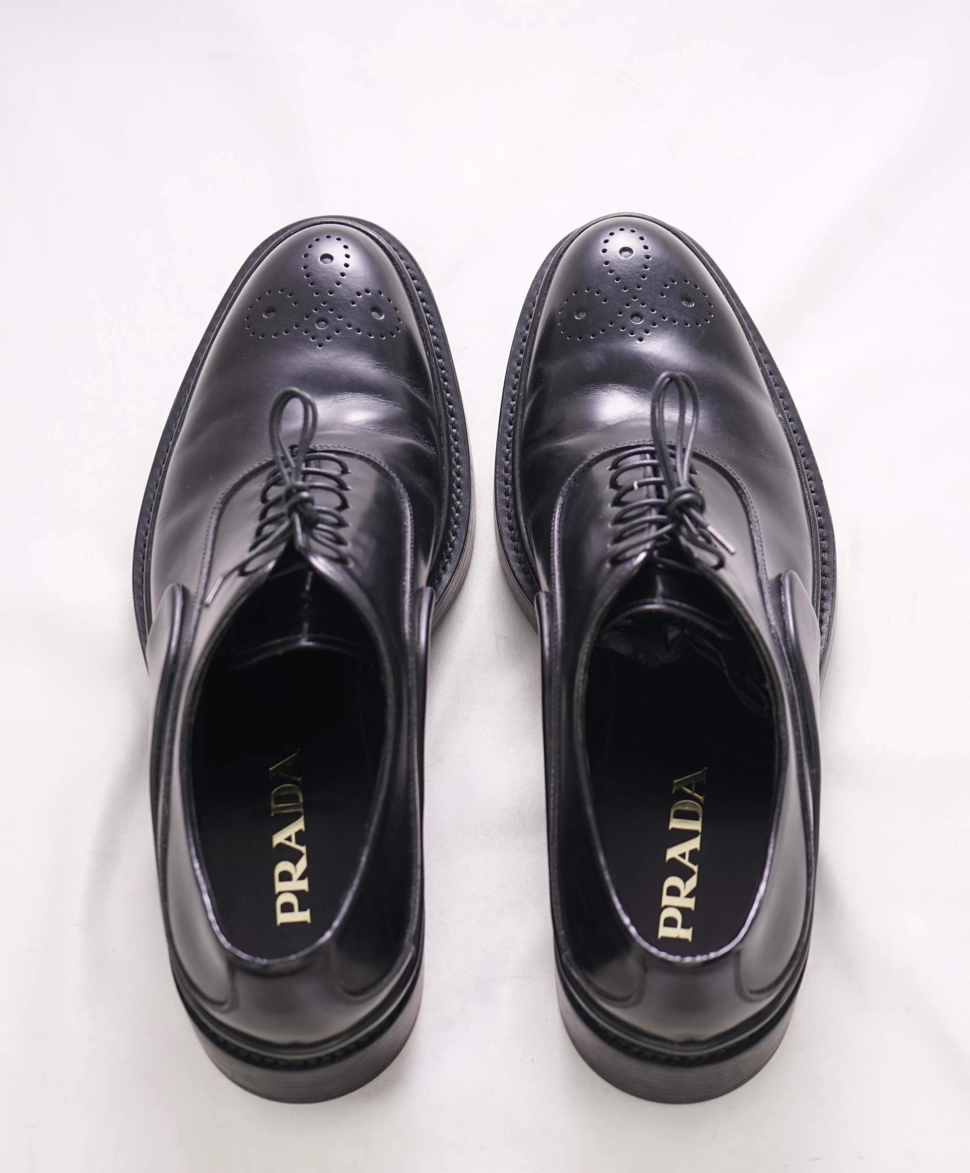 $1,150 PRADA - Black Leather Brogue Lug Sole Oxfords - 9 US (8 Prada)