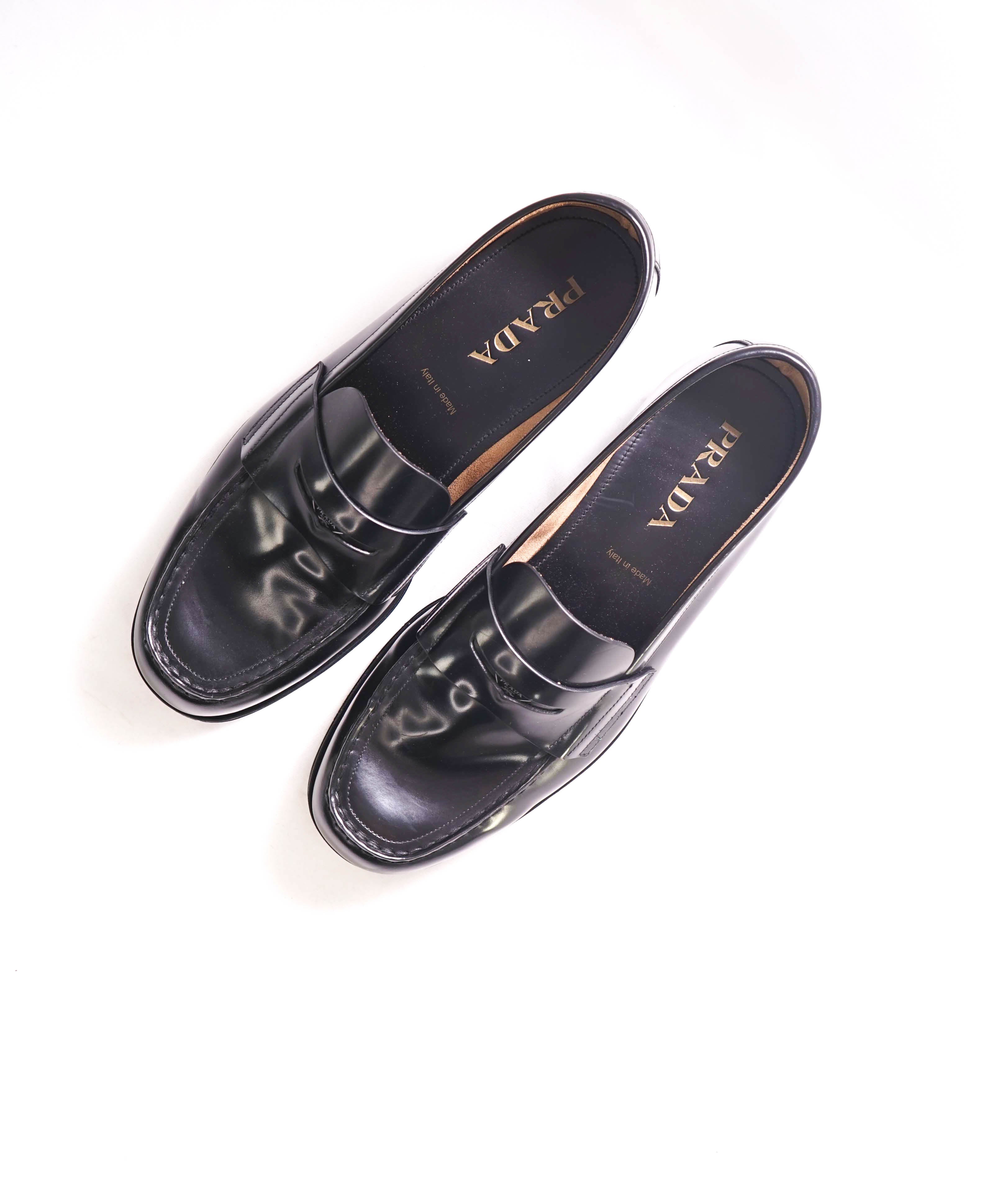 $1,150 PRADA - Black Leather LOGO Plaque Penny Loafers - 11 US (10 Prada)