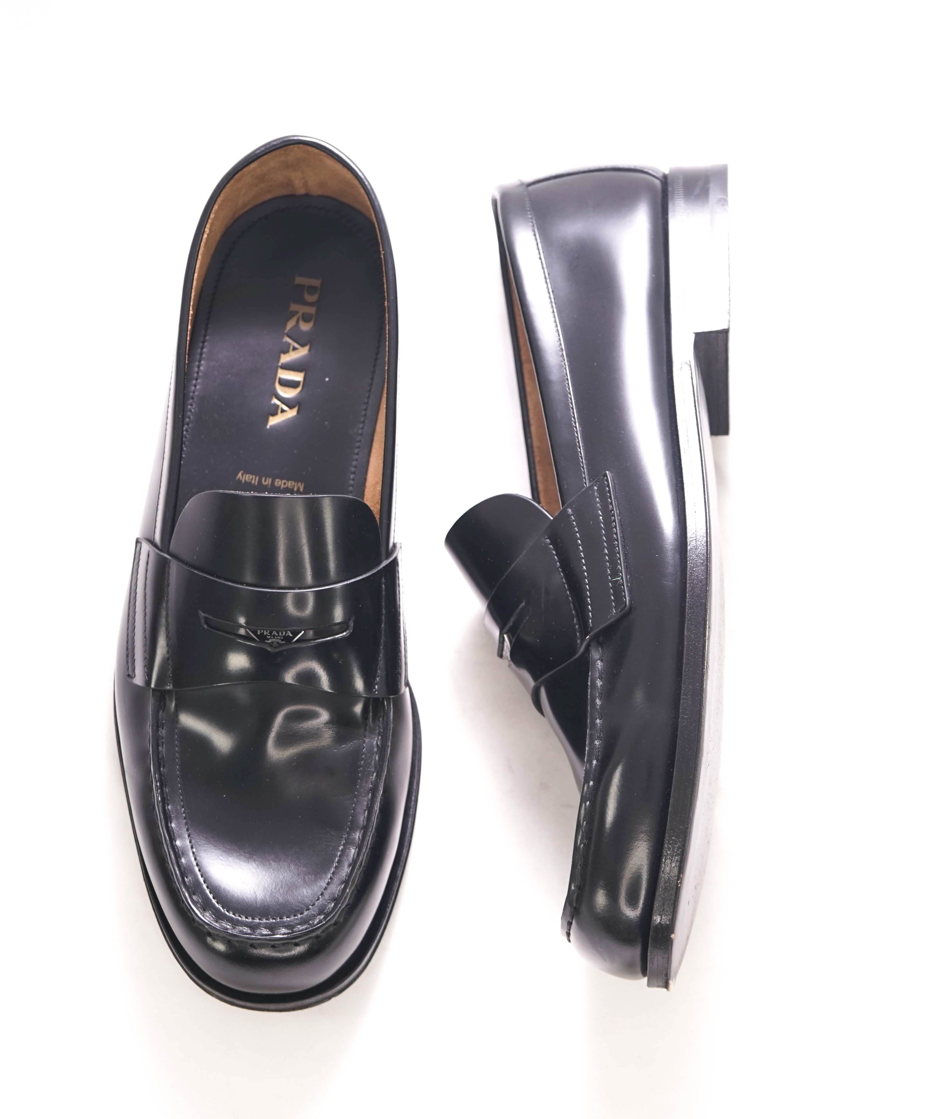 $1,150 PRADA - Black Leather LOGO Plaque Penny Loafers - 11 US (10 Prada)