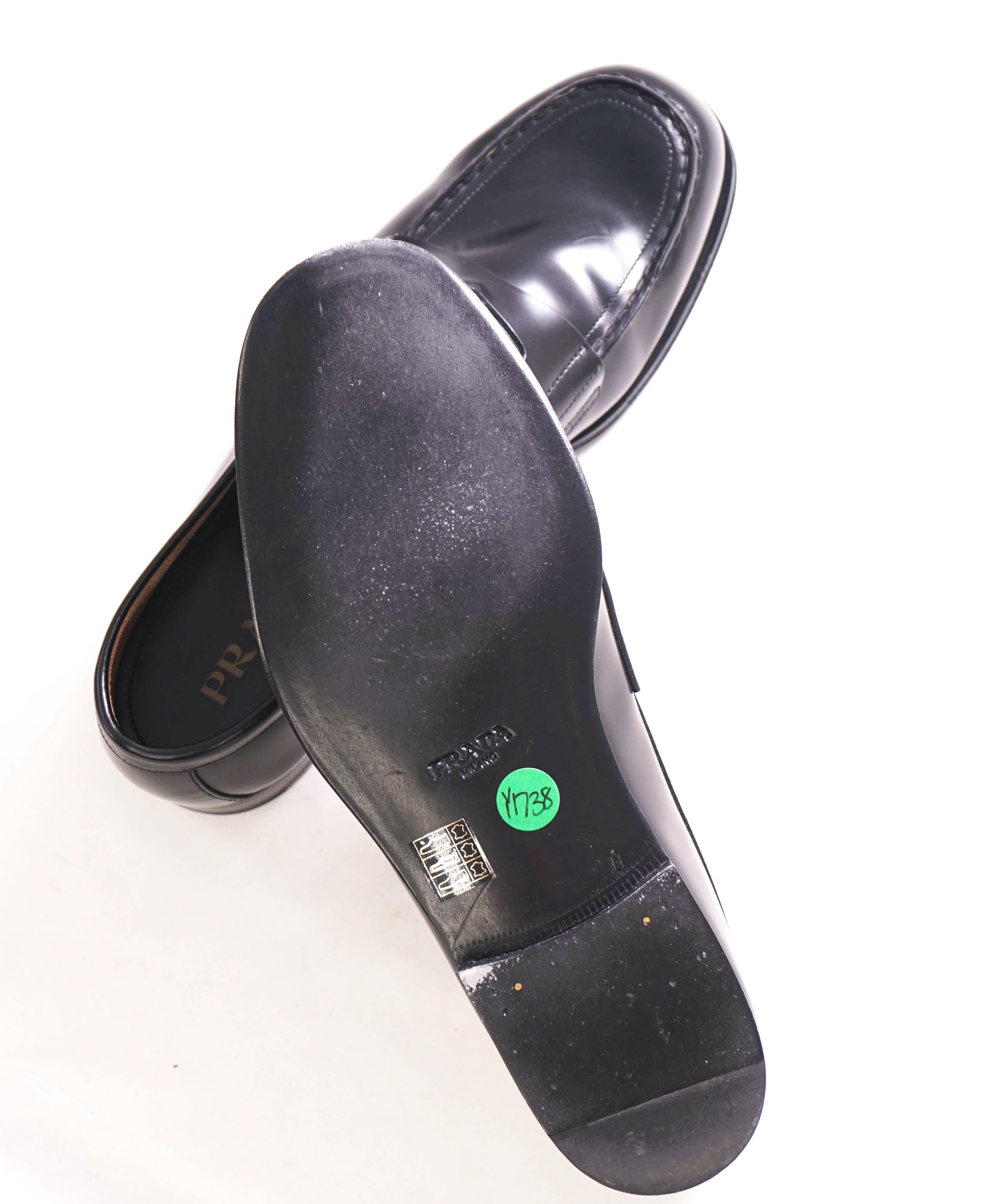 $1,150 PRADA - Black Leather LOGO Plaque Penny Loafers - 11 US (10 Prada)