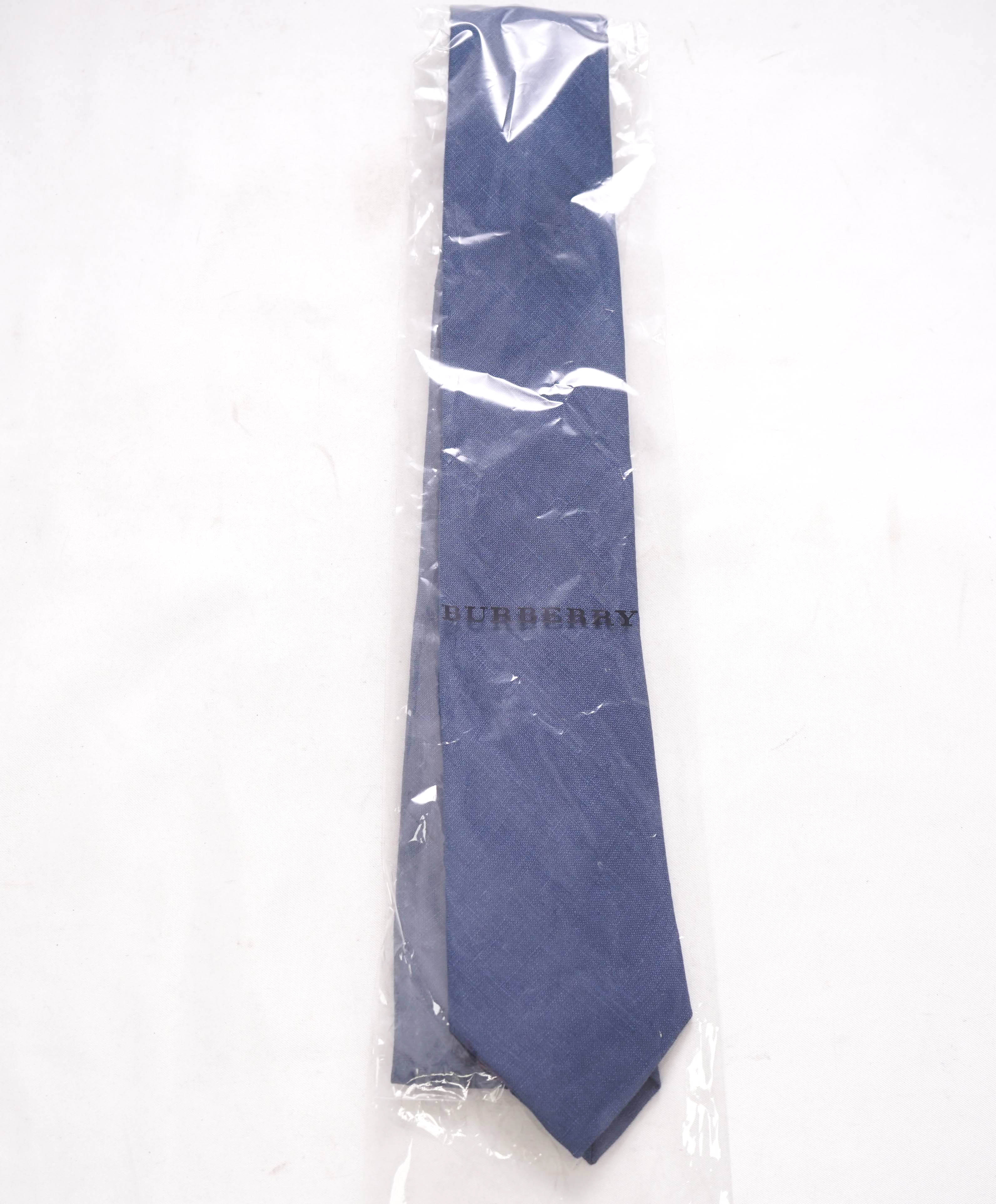 $230 BURBERRY - Made In London, England Premium Line Blue LINEN Tie - 2.75"