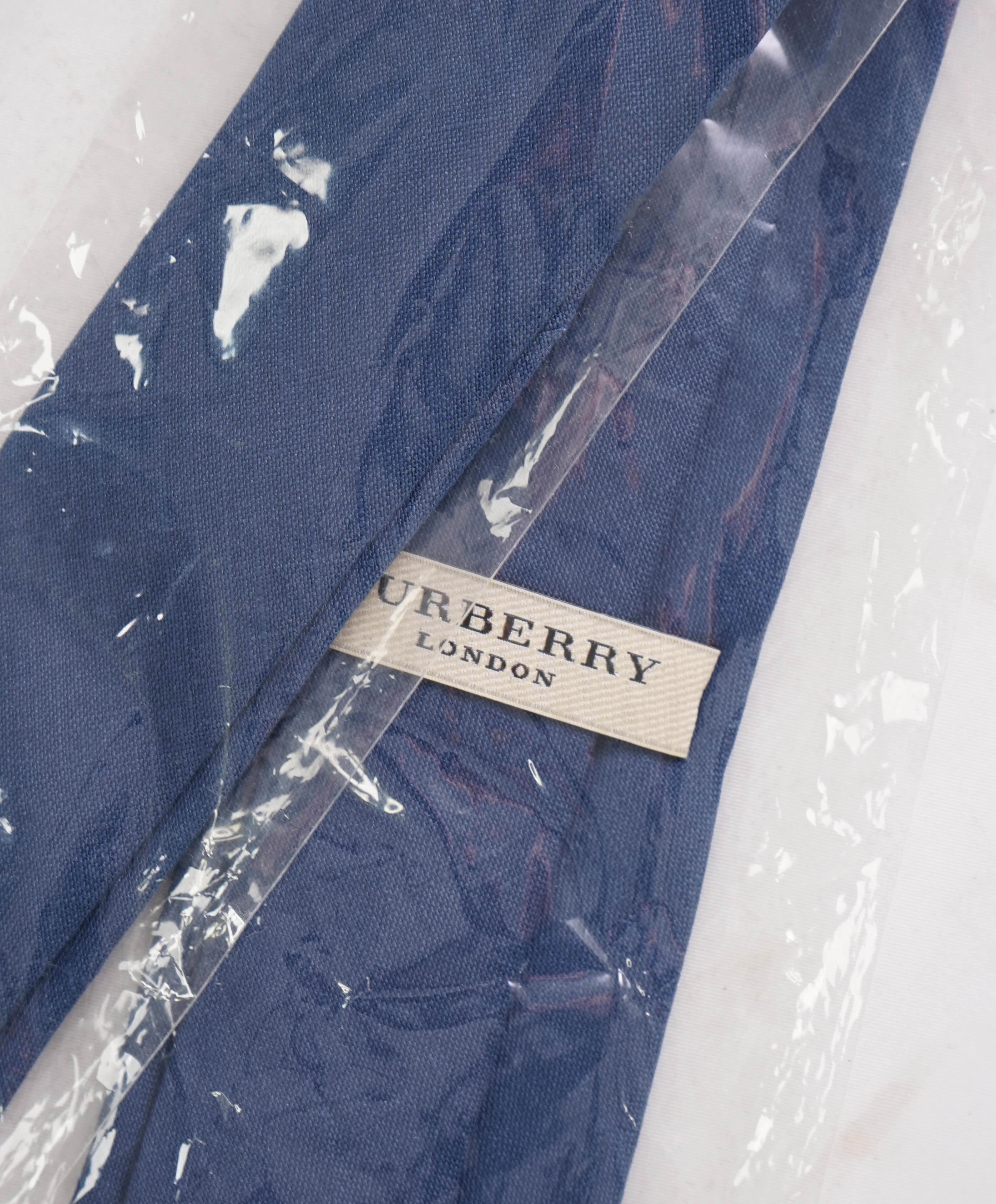 $230 BURBERRY - Made In London, England Premium Line Blue LINEN Tie - 2.75"