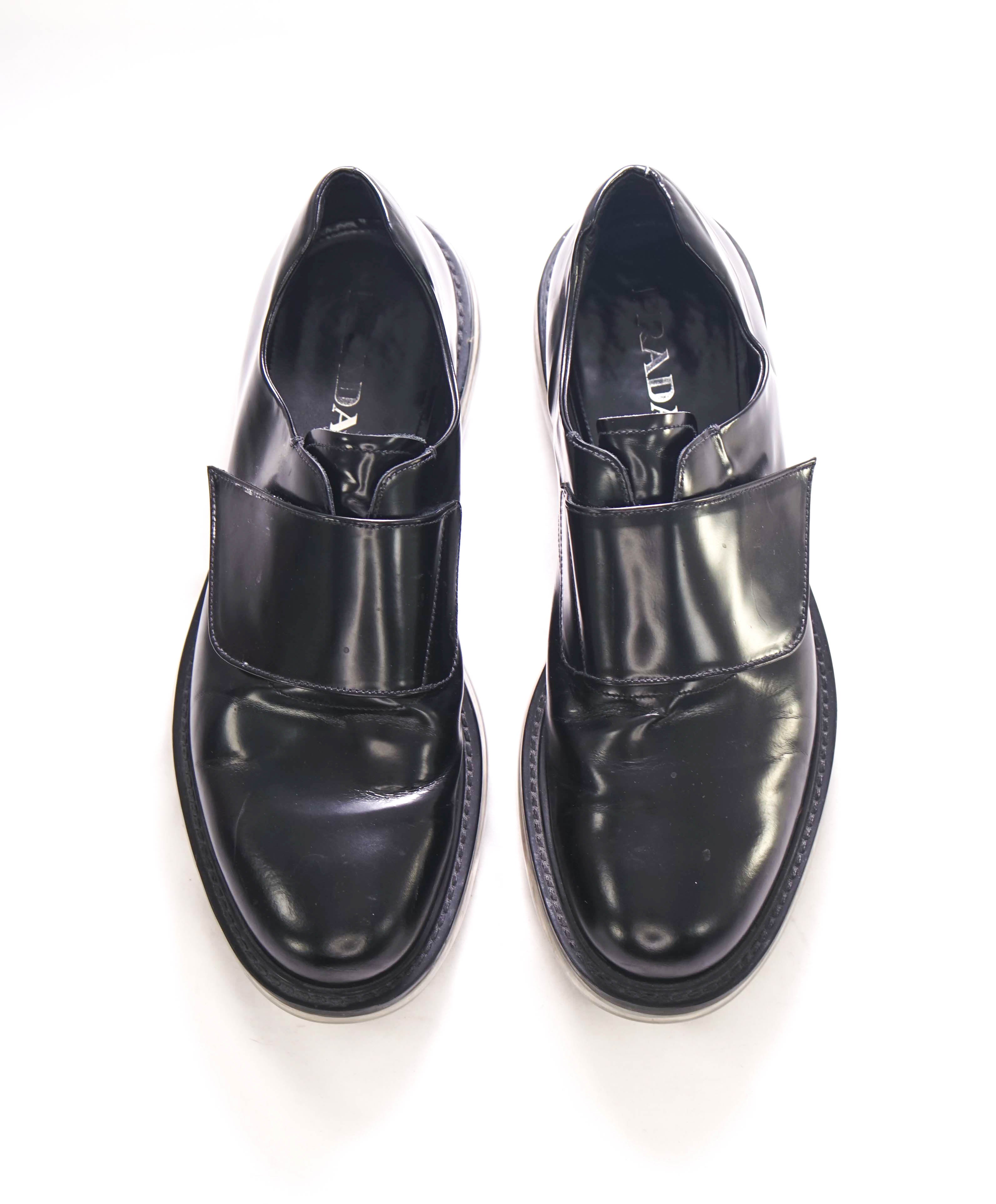 $1,050 PRADA - Black Lug Sole Air levitate Velcro derby shoes - 11 US (10 Prada)