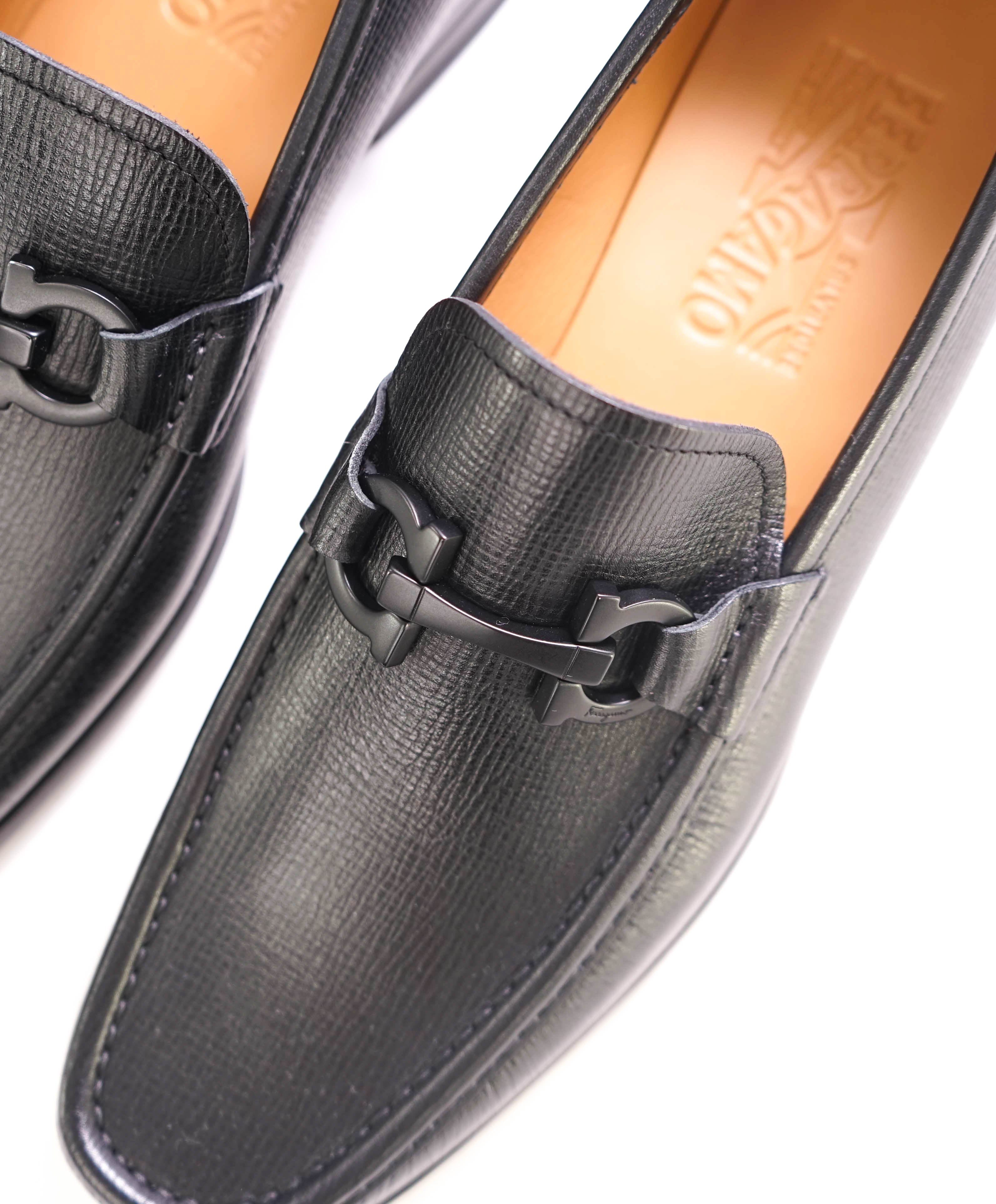 $850 SALVATORE FERRAGAMO - “GRANDIOSO 2" Gancini Bit Loafer Black Leather - 8 EE