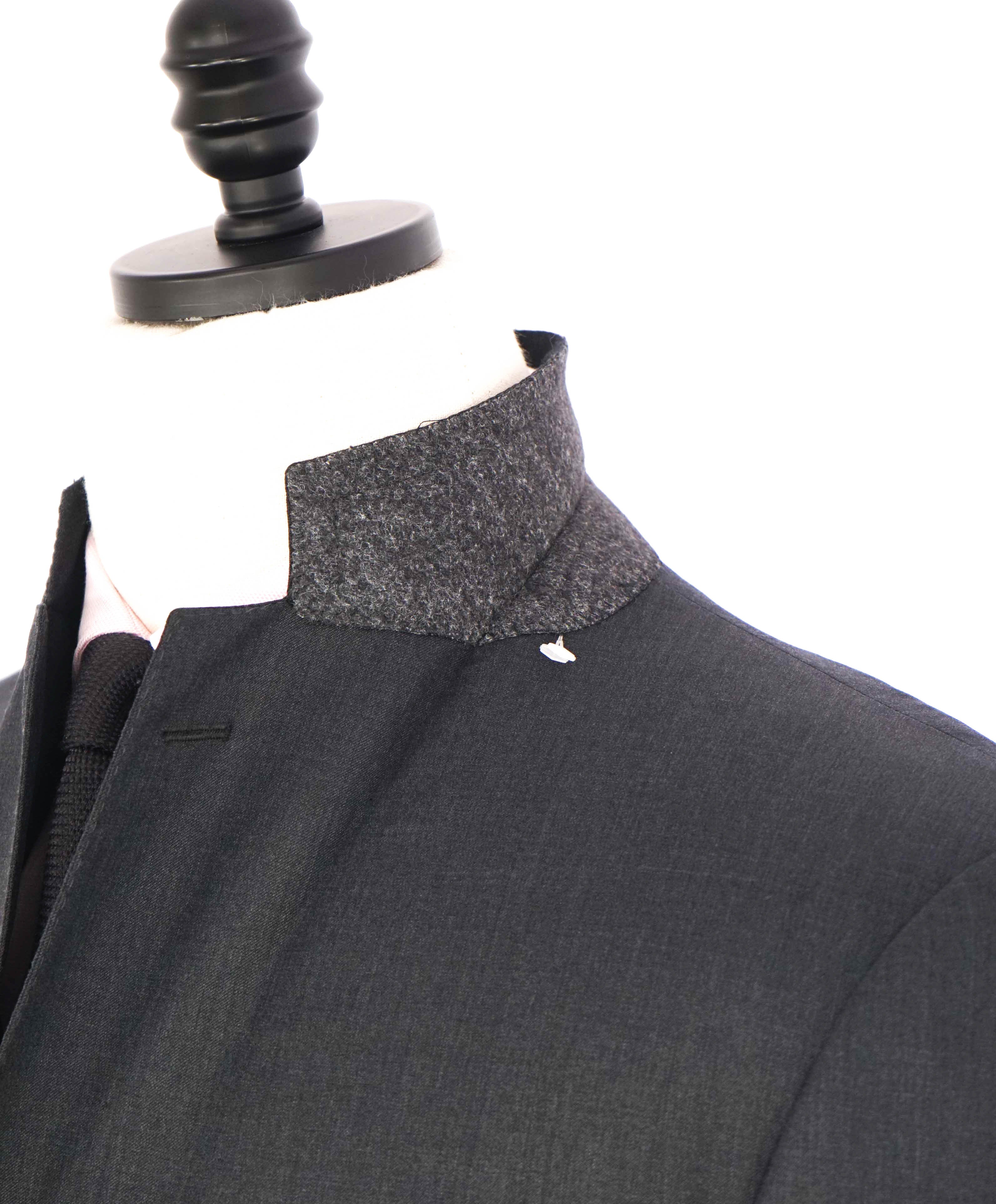 ERMENEGILDO ZEGNA - “Multiseason" Gray Solid Notch Lapel Blazer - 40S