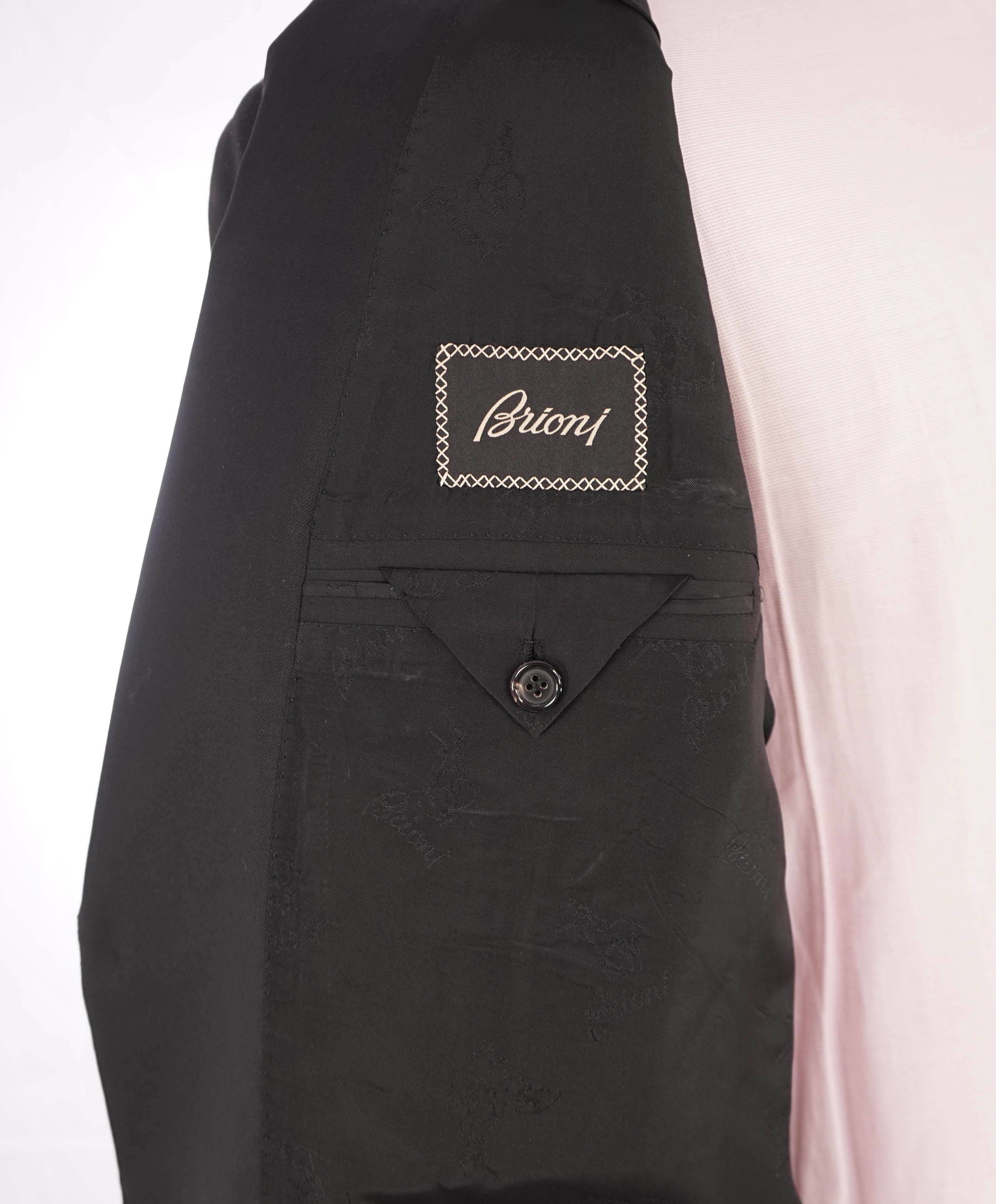 $6300 BRIONI - Classic Solid Black 2-Btn *CELEB FAVE* 160's Suit - 44R