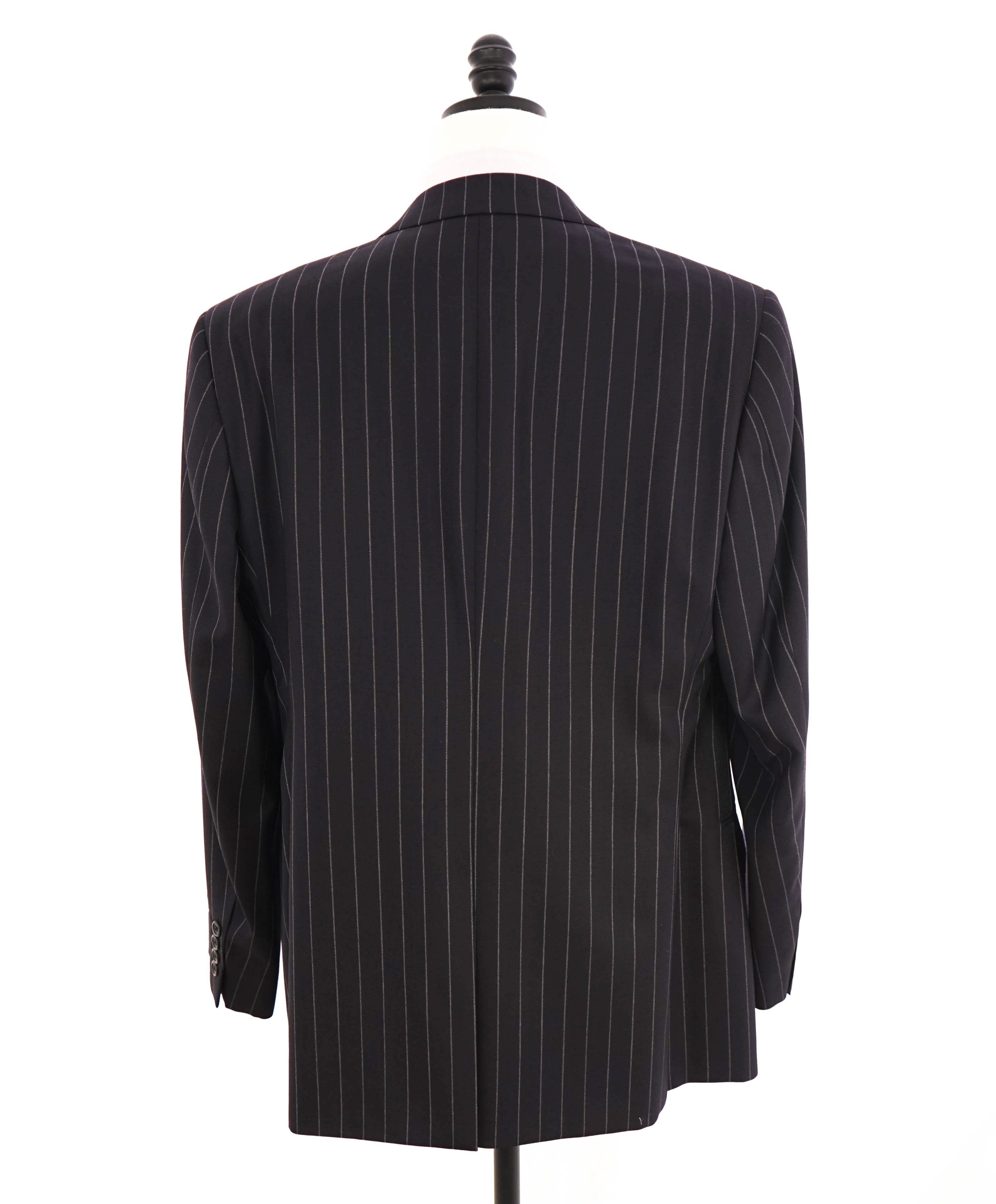 $1,895 ARMANI COLLEZIONI - Chalk Striped *G LINE* Notch Lapel Suit - 44R