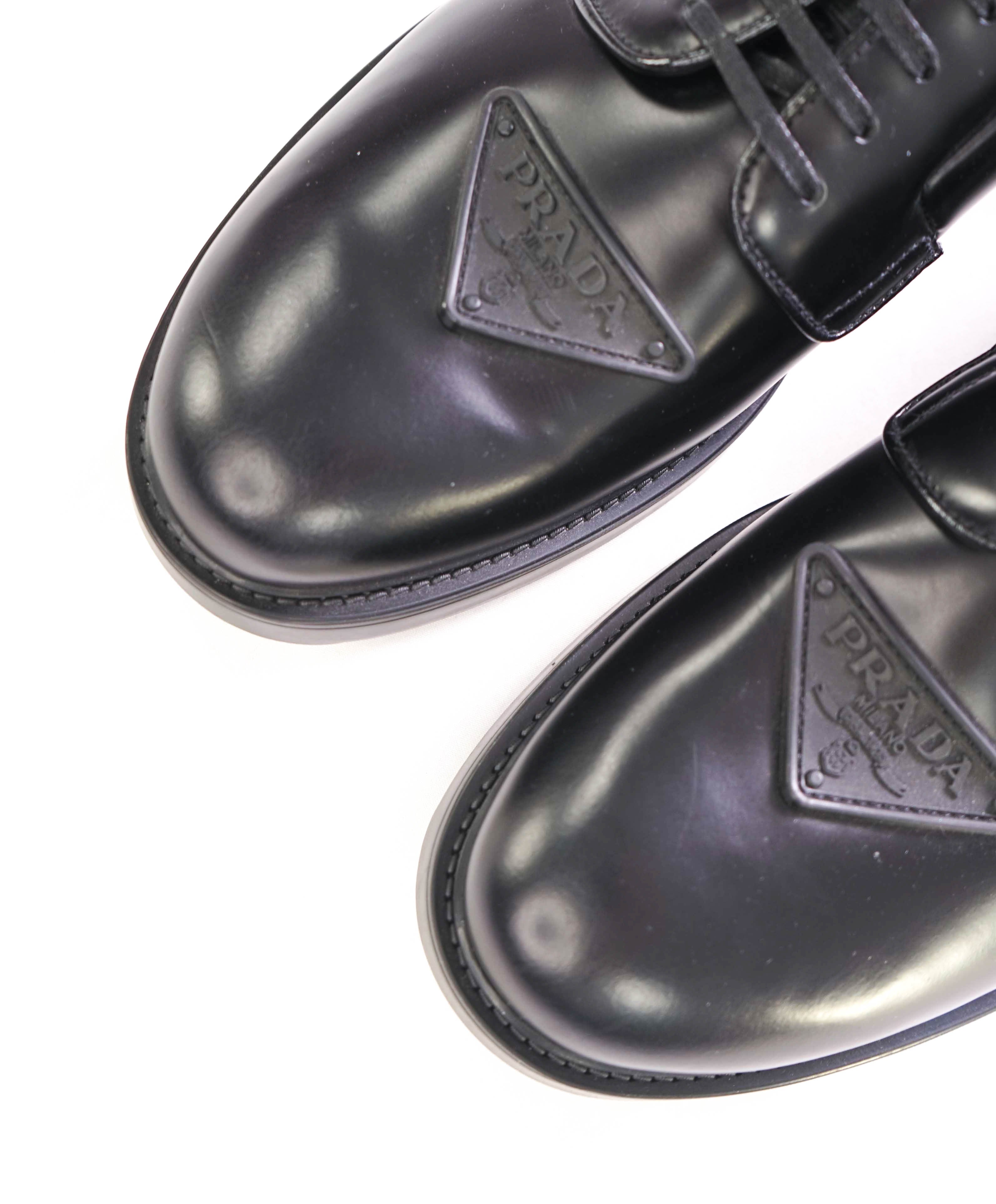 $1,150 PRADA - Black Brushed Triangle Plaque Leather Derby Lace-Ups - 12 US (11 Prada)