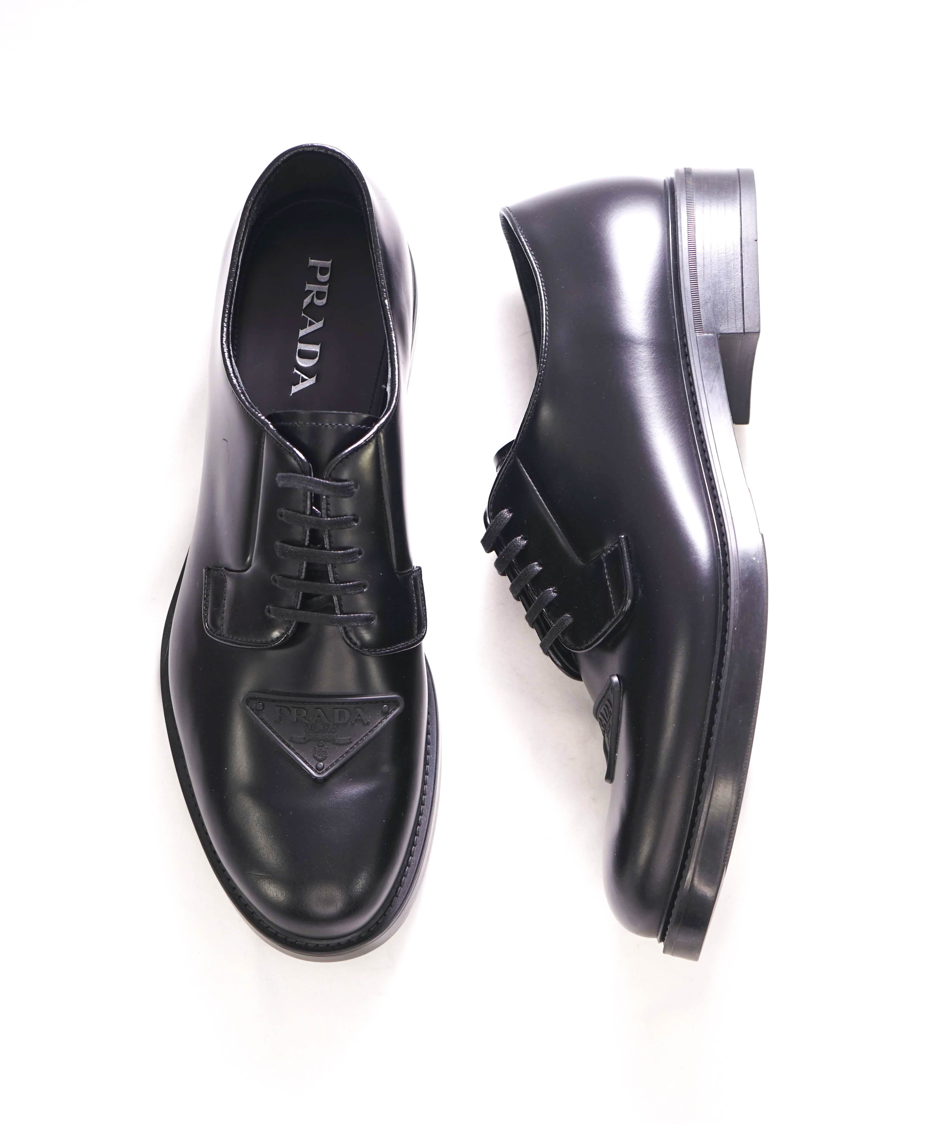 $1,150 PRADA - Black Brushed Triangle Plaque Leather Derby Lace-Ups - 12 US (11 Prada)