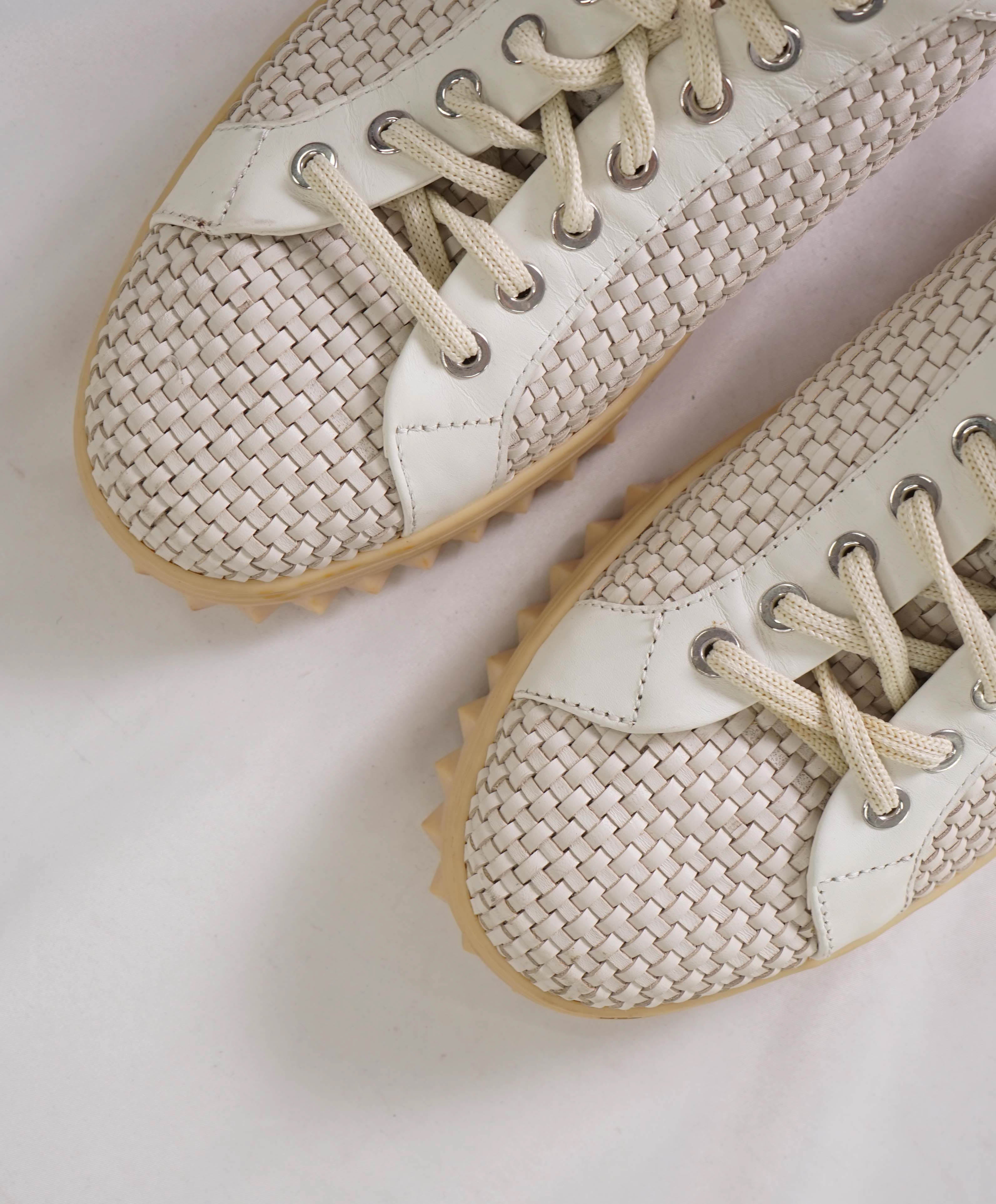 $750 SALVATORE FERRAGAMO - *Rhinoceros* Off White WOVEN Gancini Sneaker - 8 M US