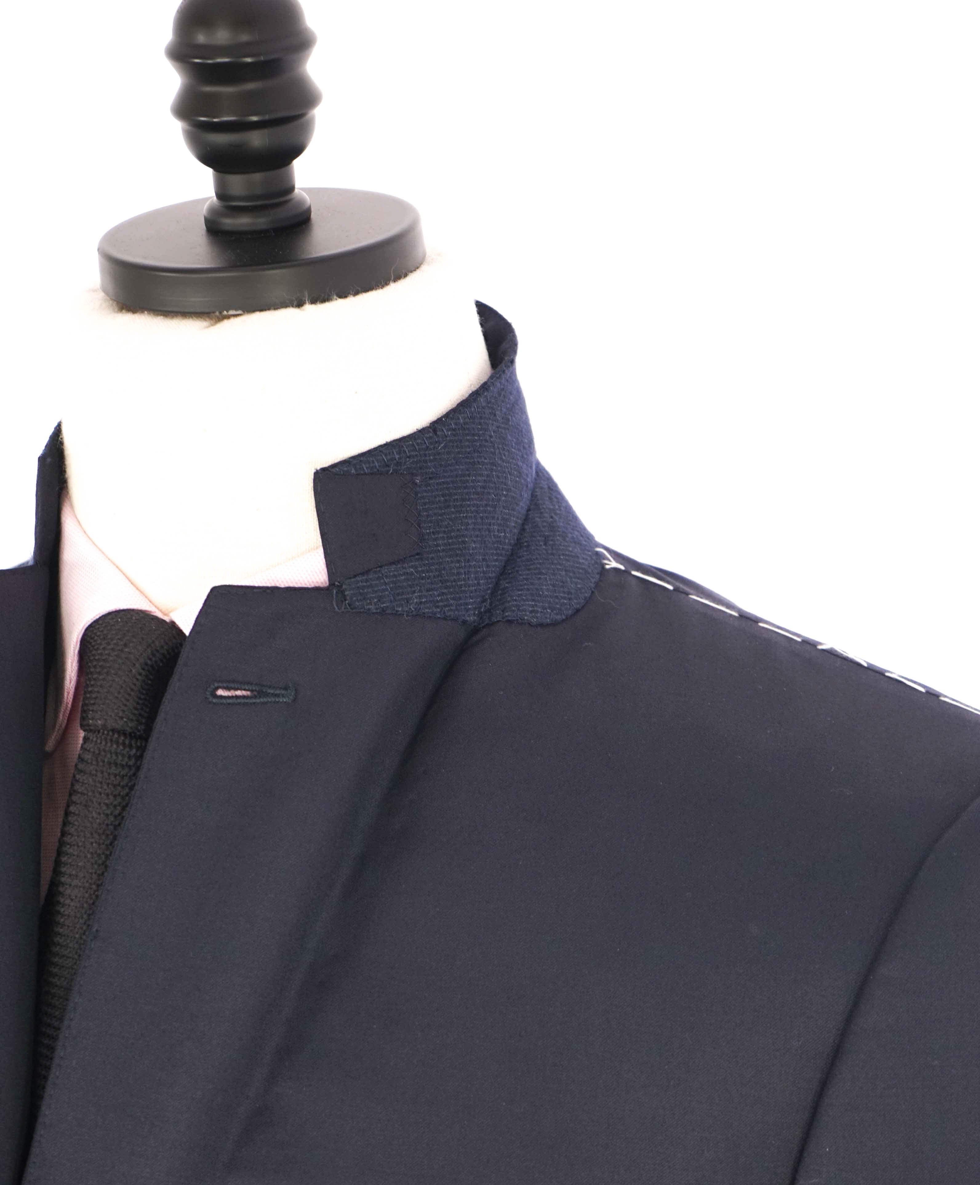 $2,695 ERMENEGILDO ZEGNA -"Micronsphere" NAVY Blazer - 38R