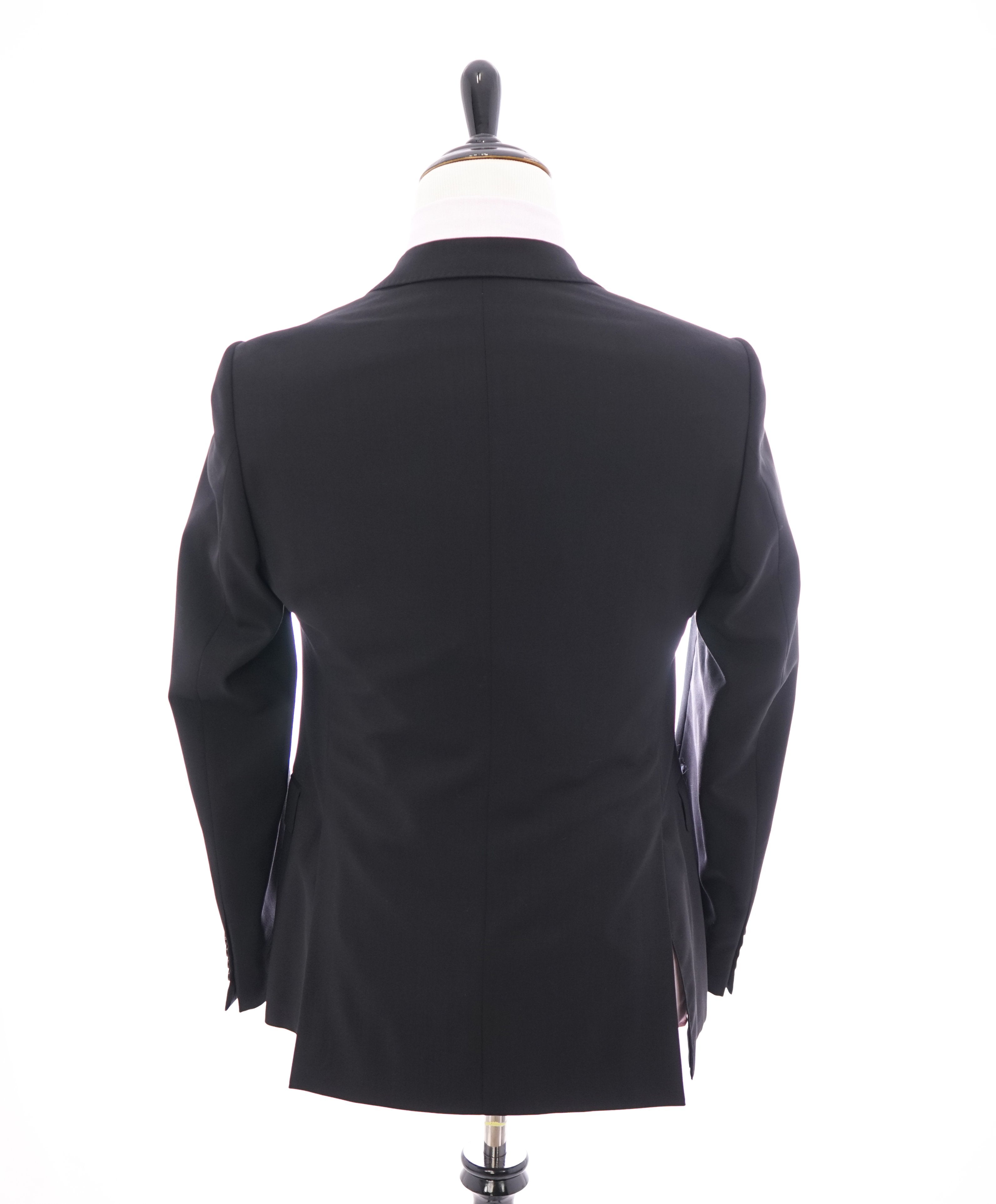 $1,895 ARMANI COLLEZIONI - "M Line" Slim Modern Black Notch Lapel Suit - 42R