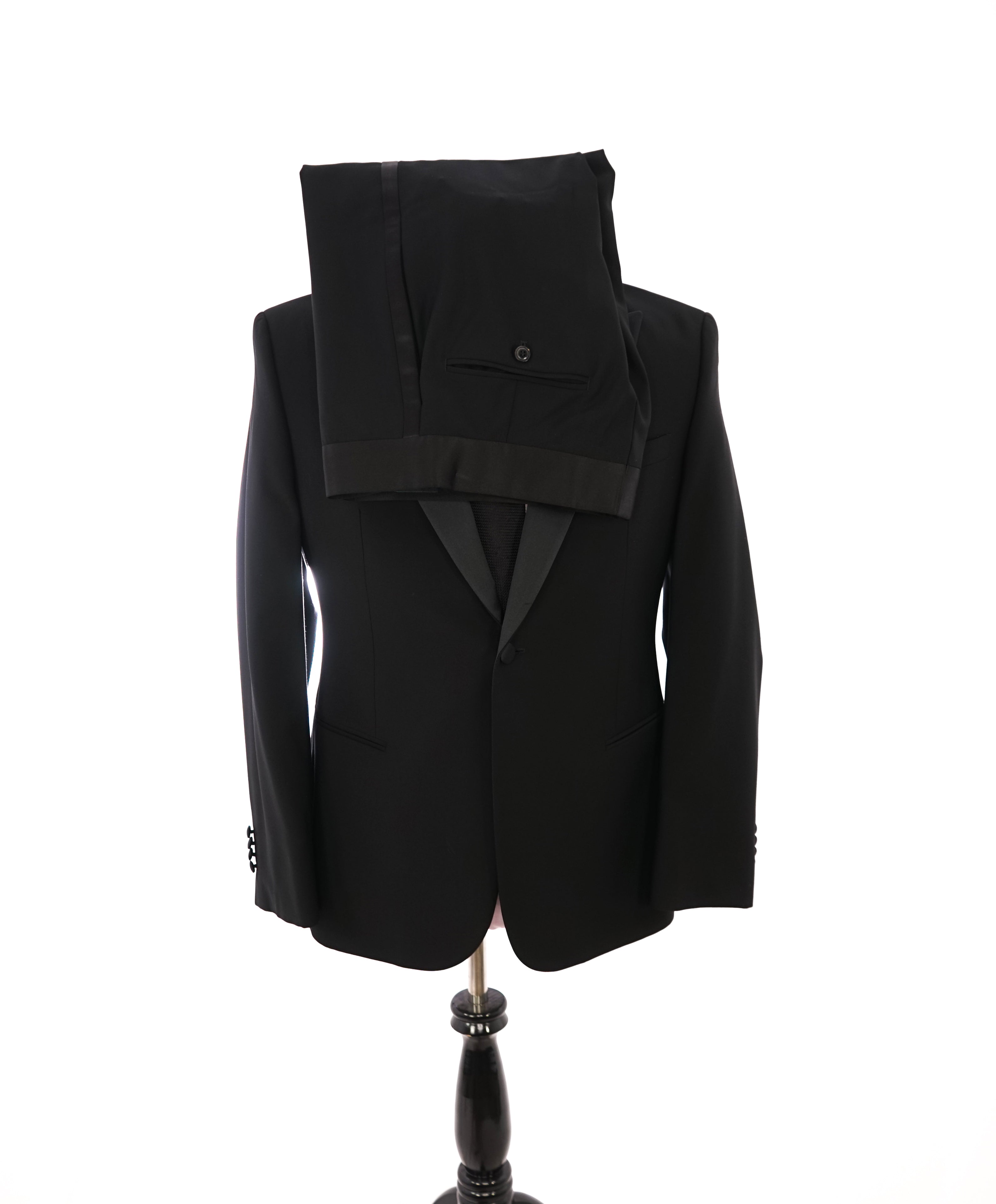 GIORGIO ARMANI - "TAYLOR" Solid Black SILK LINED Peak Lapel Tuxedo - 38R