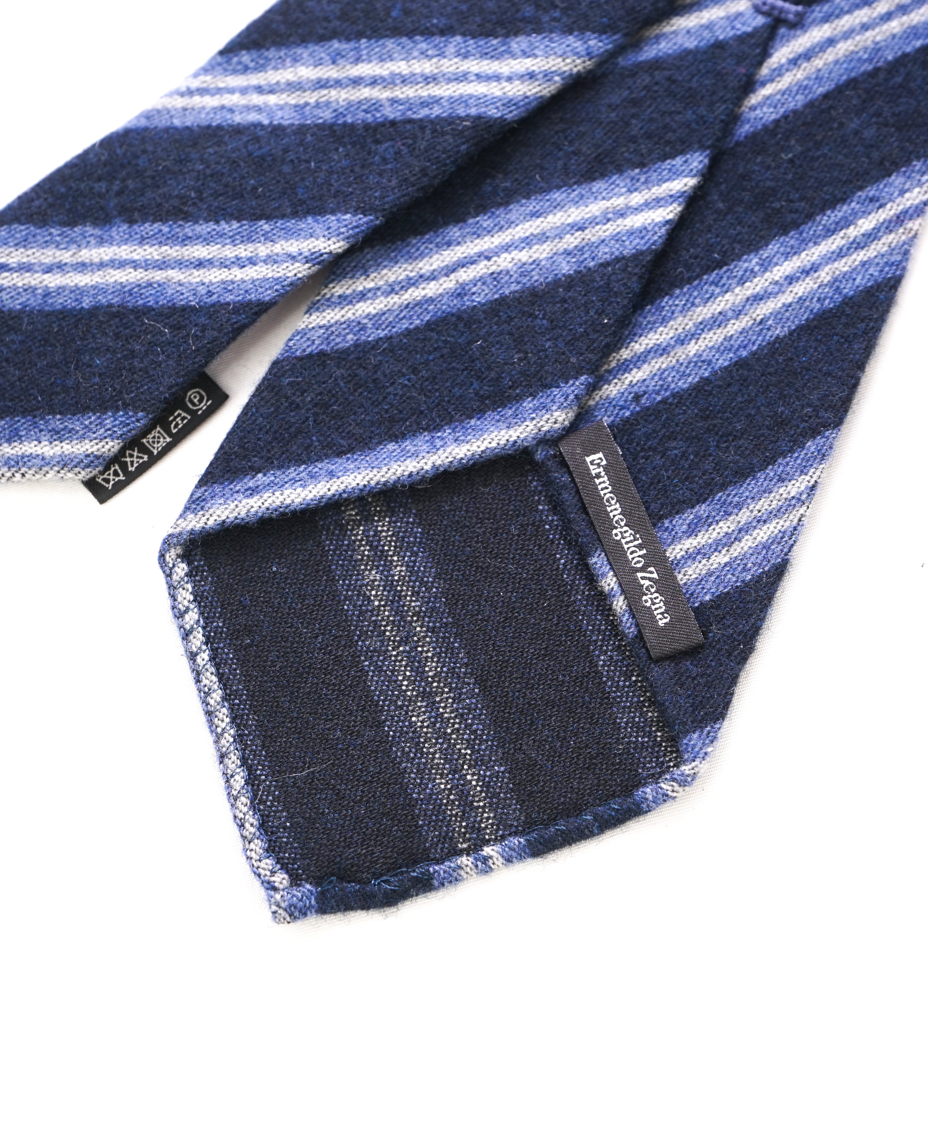 $185 ERMENEGILDO ZEGNA - Blue Stripe CASHMERE / WOOL / SILK Blend - Tie