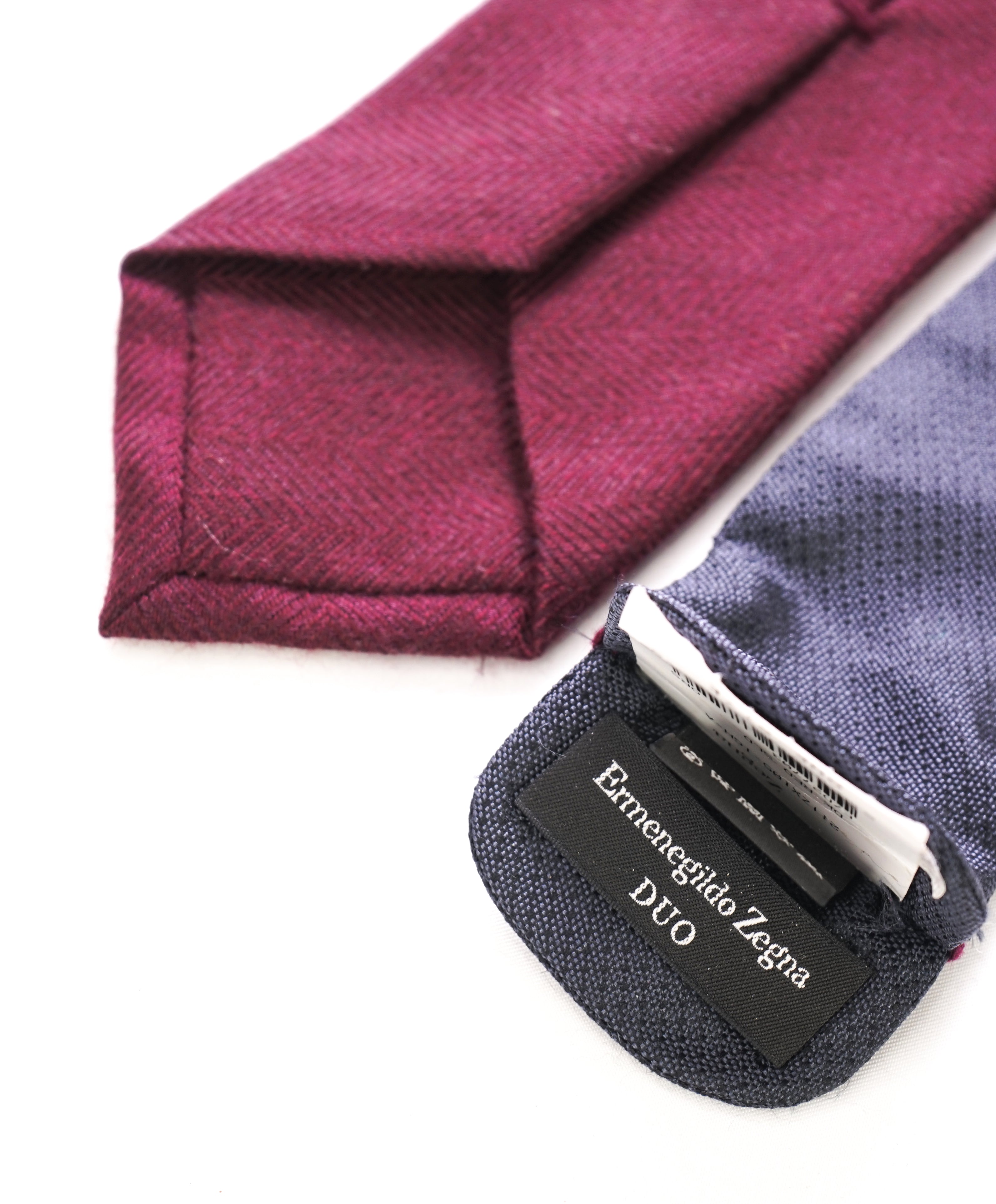 $185 ERMENEGILDO ZEGNA "DUO" - Burgundy Herringbone WOOL/SILK Blend - Tie