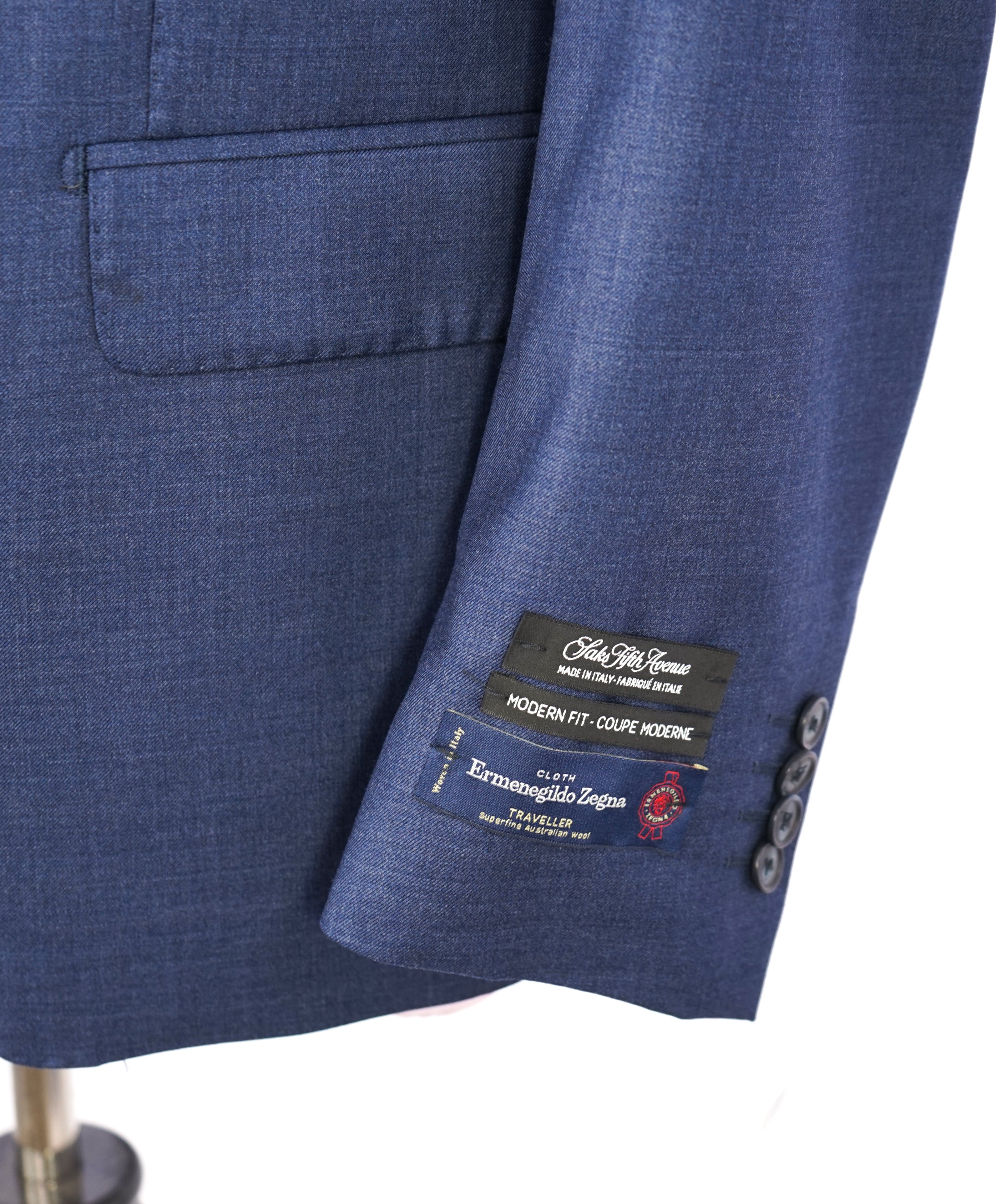 ERMENEGILDO ZEGNA - By SAKS FIFTH AVENUE Medium Blue Modern Fit Suit - 40S