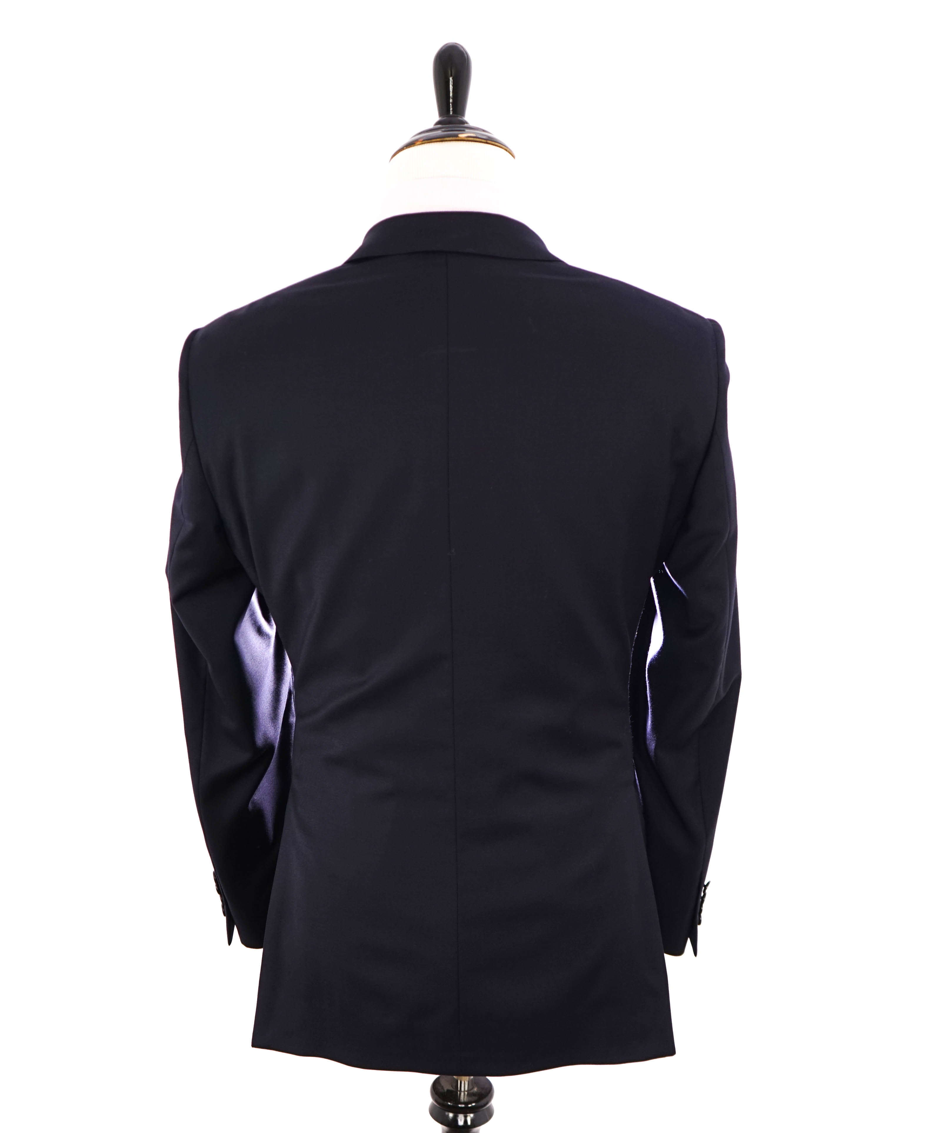 SAMUELSOHN - LYCRA BLEND Super 130's Performance Wool Navy Suit - 40R