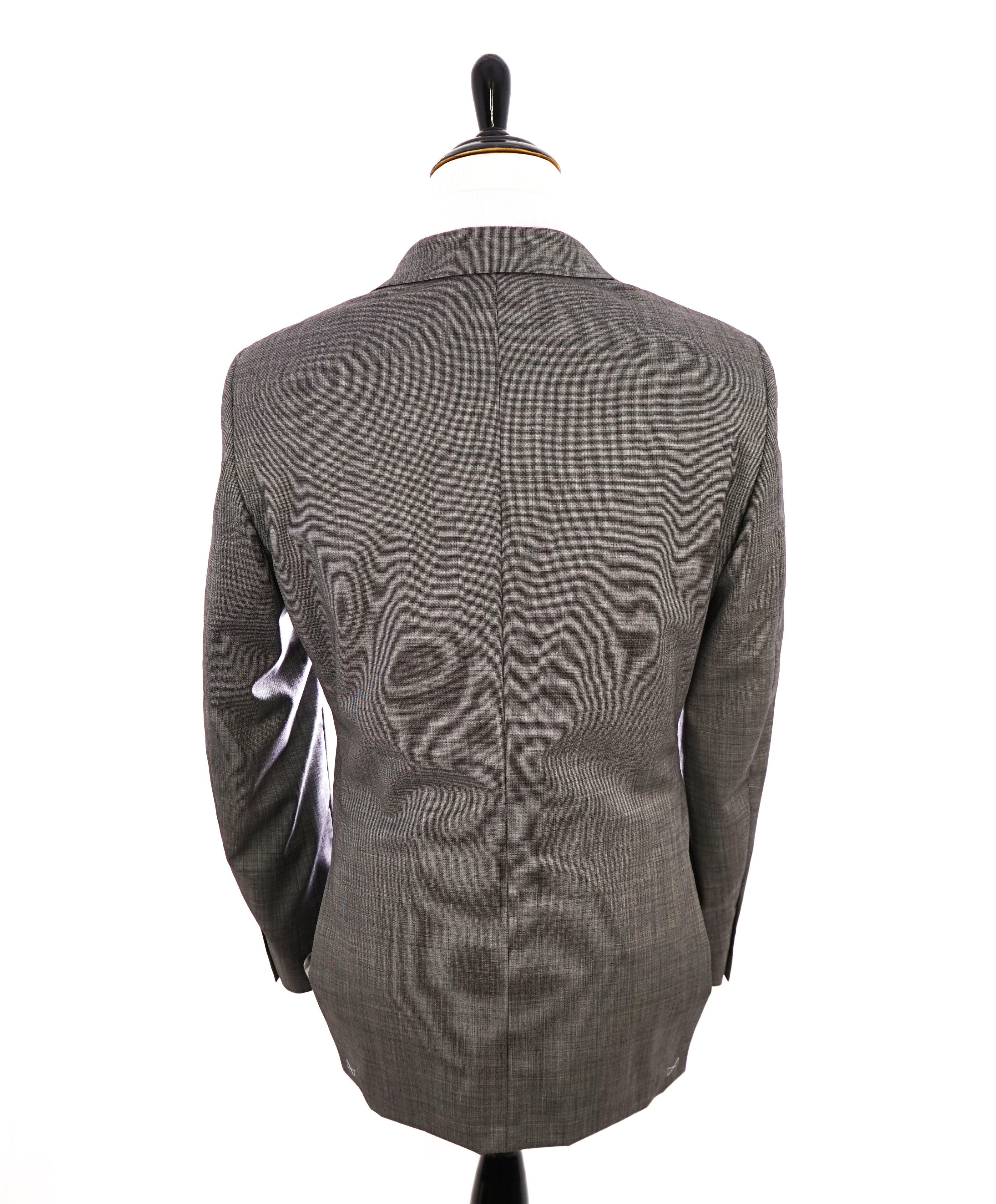 HICKEY FREEMAN - Gray Check *Salt n' Pepper* "Milburn ii" Notch Lapel Suit - 42L