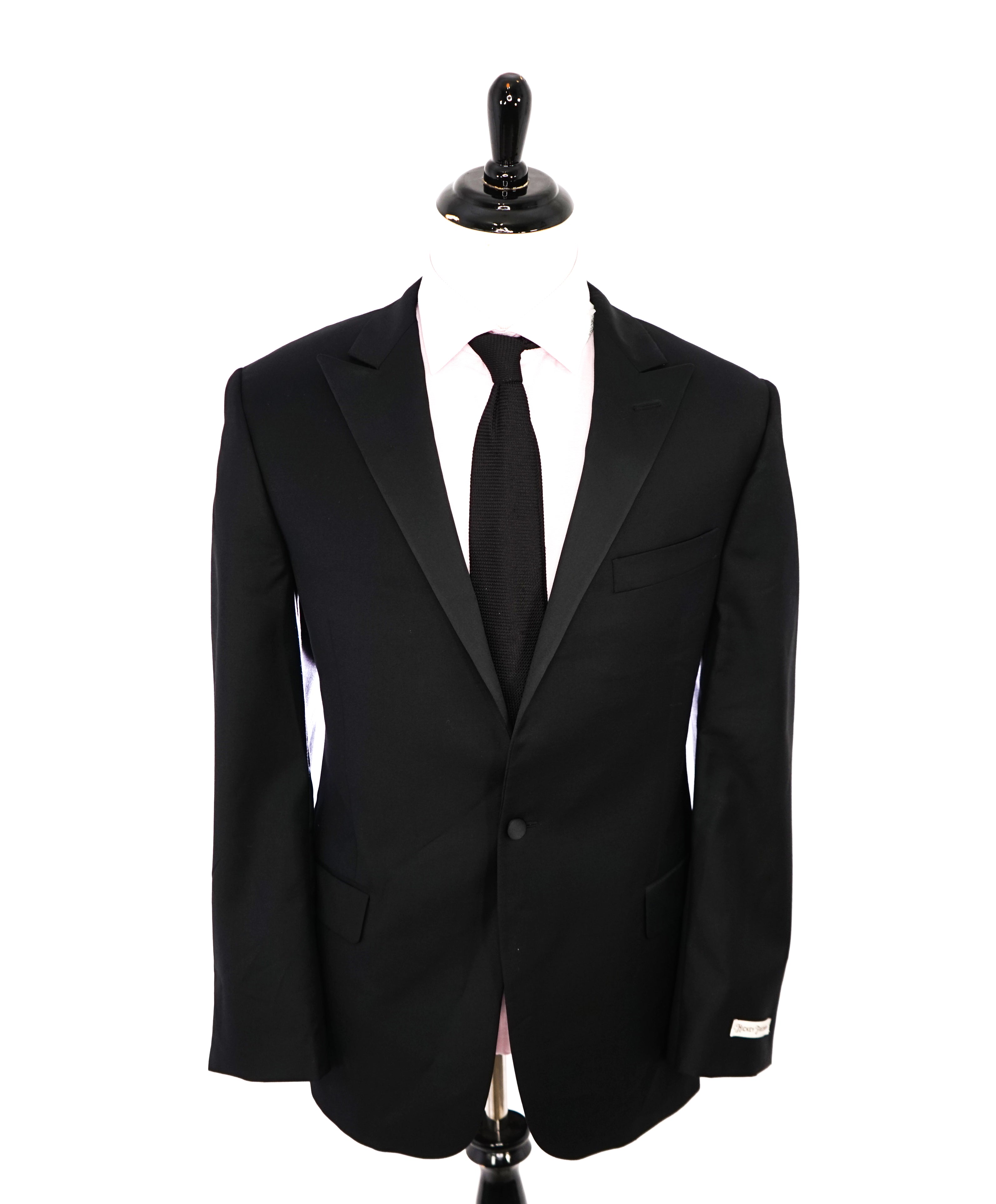 HICKEY FREEMAN - MADE IN USA Black Peak Lapel Tuxedo Suit - 44L