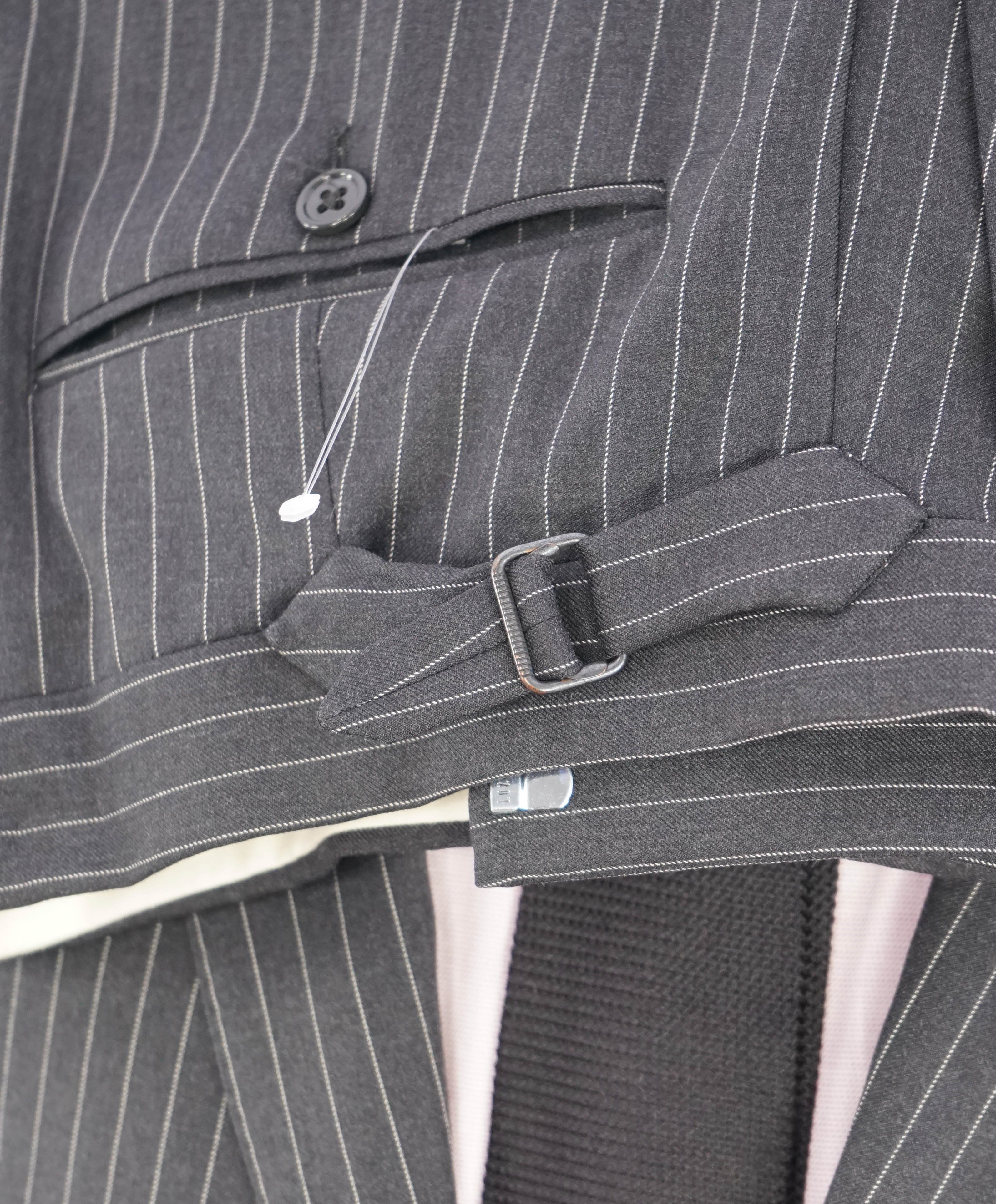 RALPH LAUREN PURPLE LABEL - ICONIC Gray Pinstripe Suit W Side Tabs - 38R