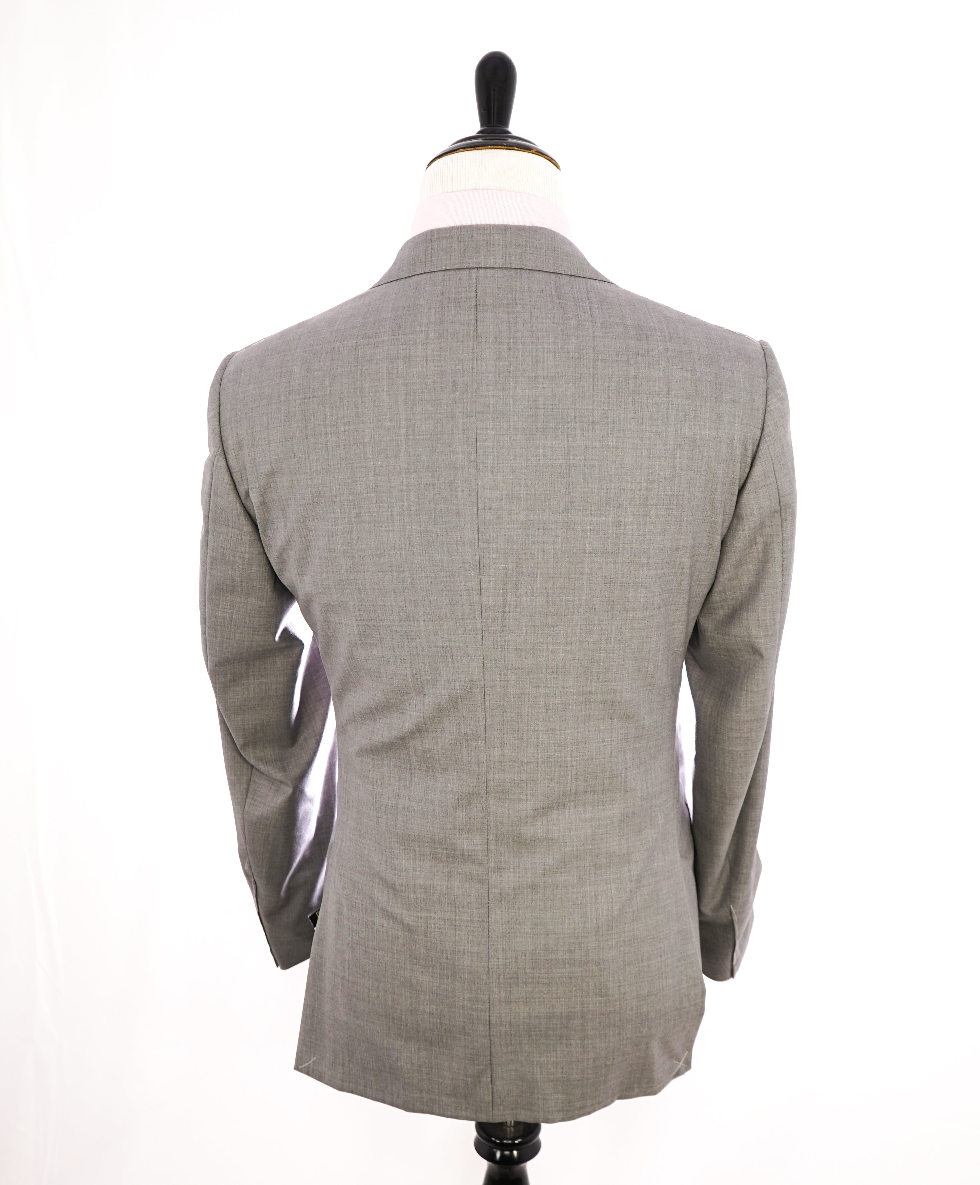 $2,395 CORNELIANI - "SUPER FINE WOOL" Light Gray 15,75 Microns Suit - 40R