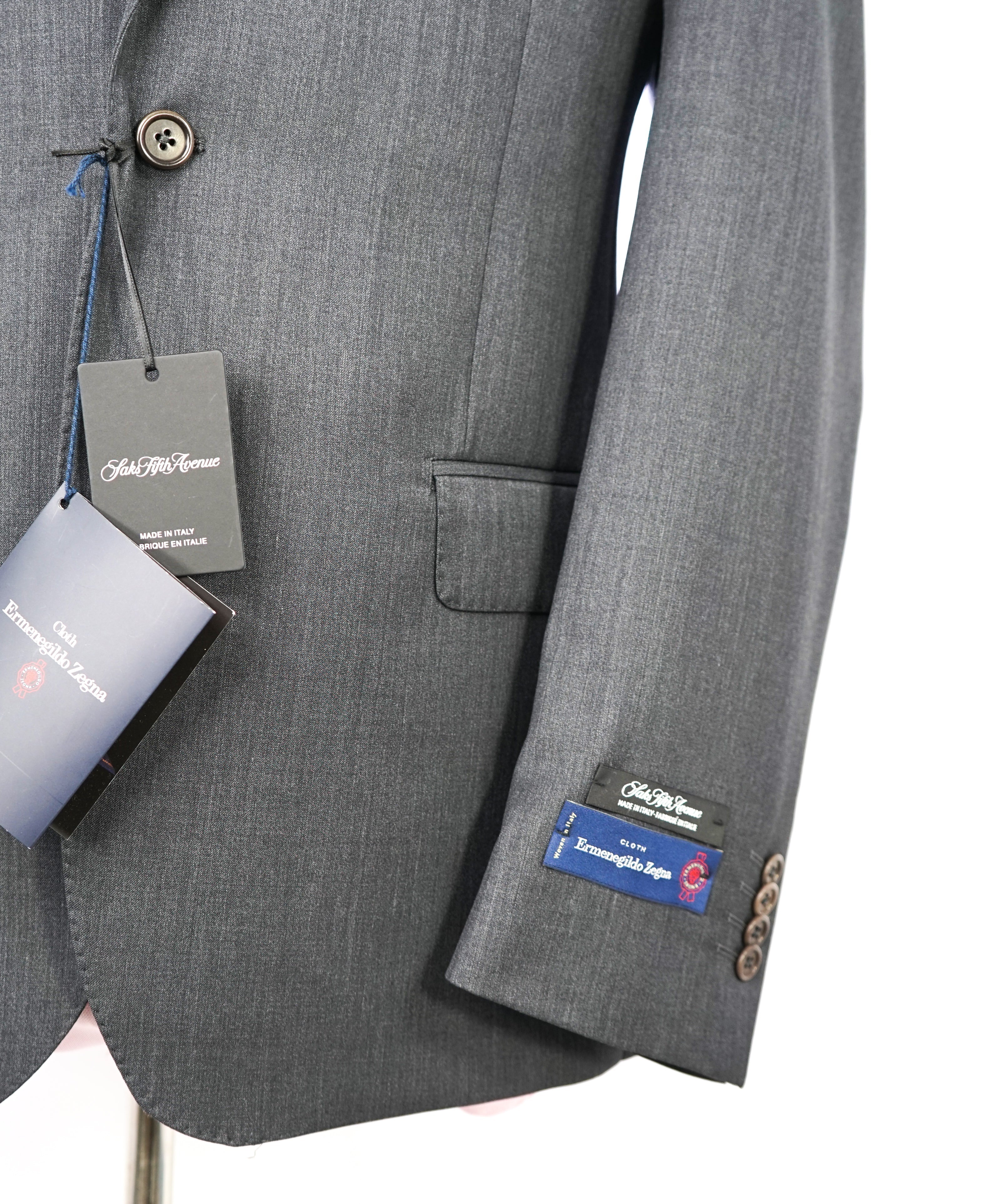 ERMENEGILDO ZEGNA - "MODERN FIT" SAKS FIFTH AVENUE *SILK* Gray Suit - 38S