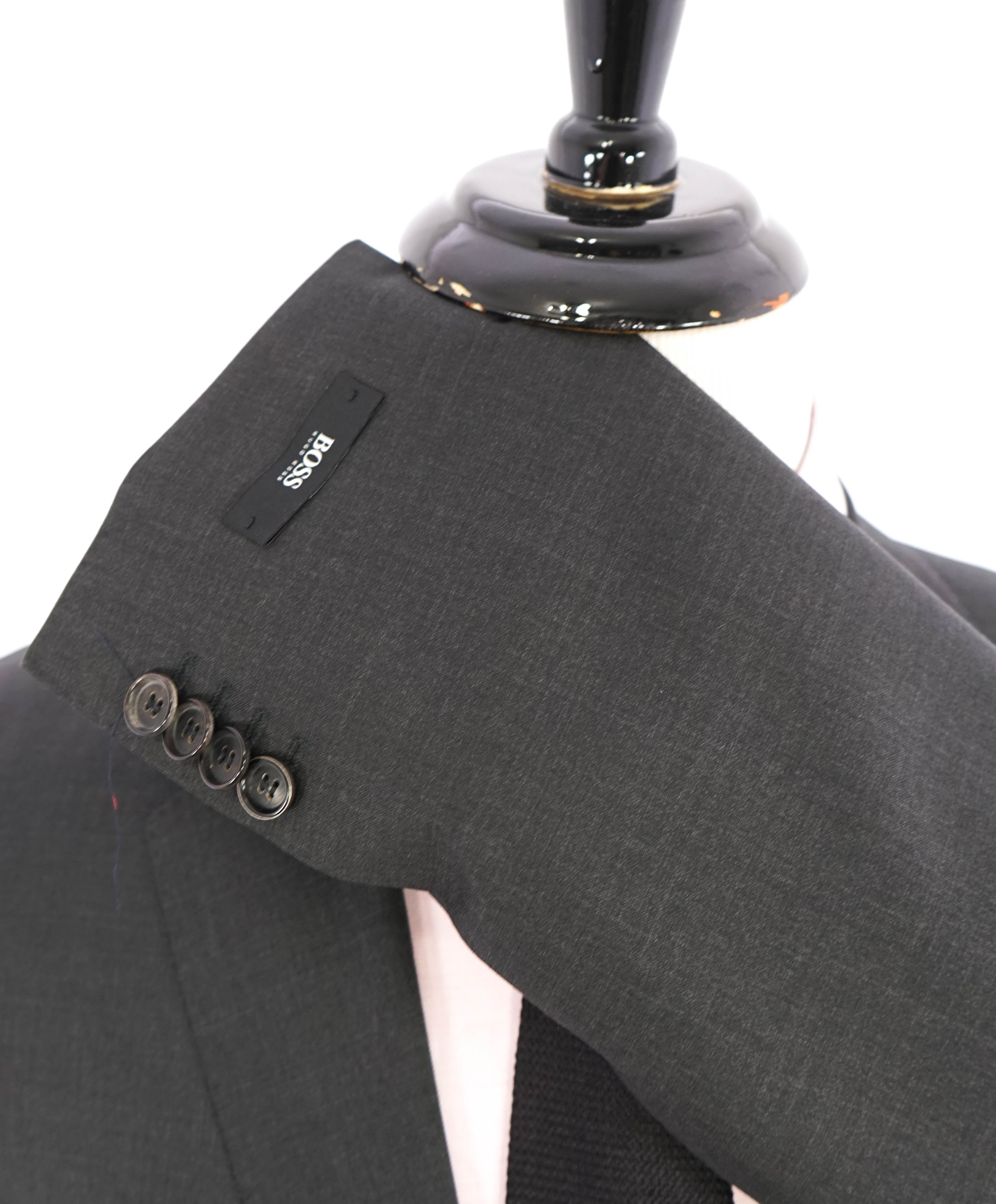 HUGO BOSS - Gray Solid *CLOSET STAPLE* Super 100 Wool Suit - 42L