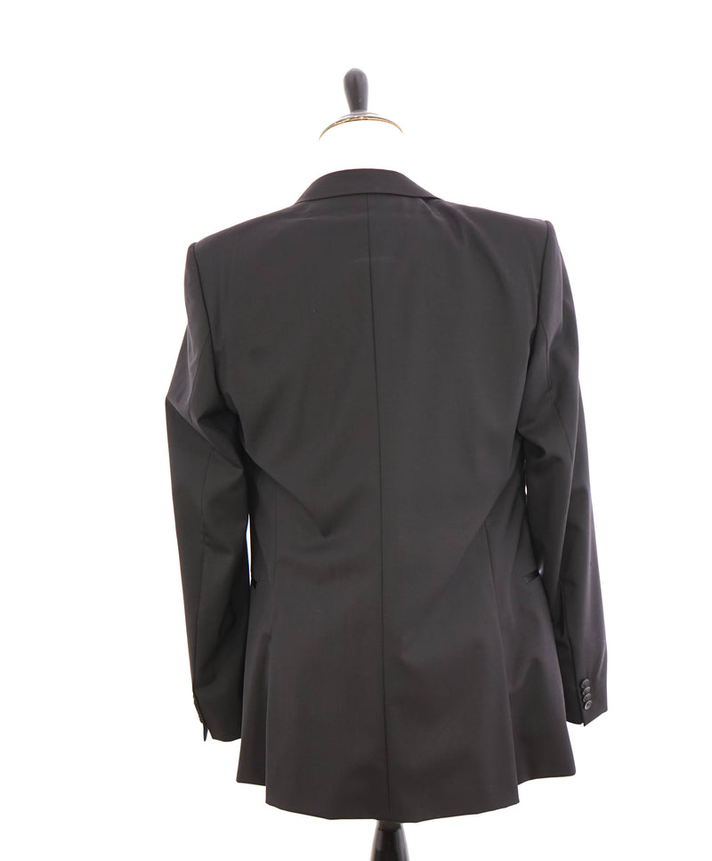 Hugo Boss 42cm Black Wide Plastic Suit Jacket Coat Hangers 3-Pack Red Logo
