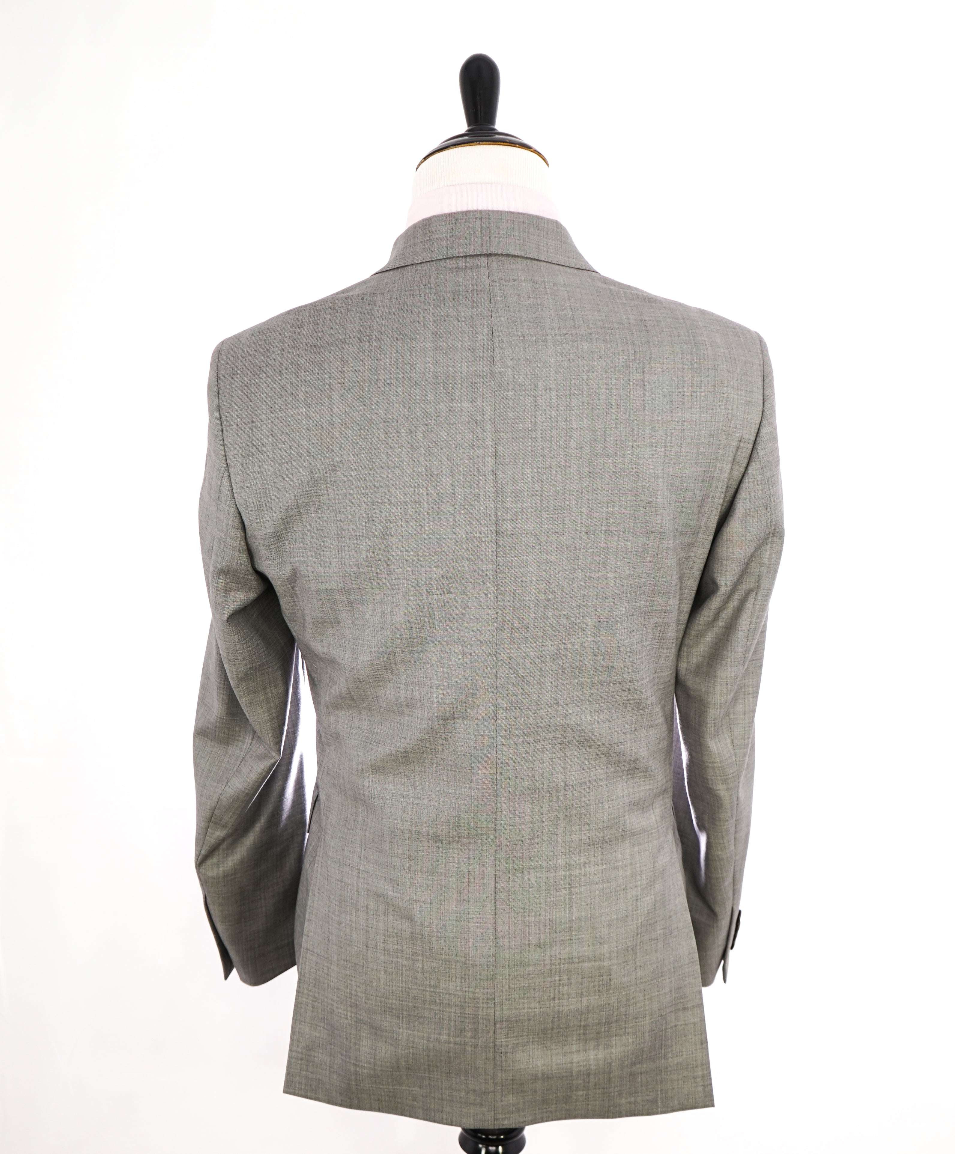 ERMENEGILDO ZEGNA - "Slim" SAKS FIFTH AVENUE Gray Textured Suit - 40R