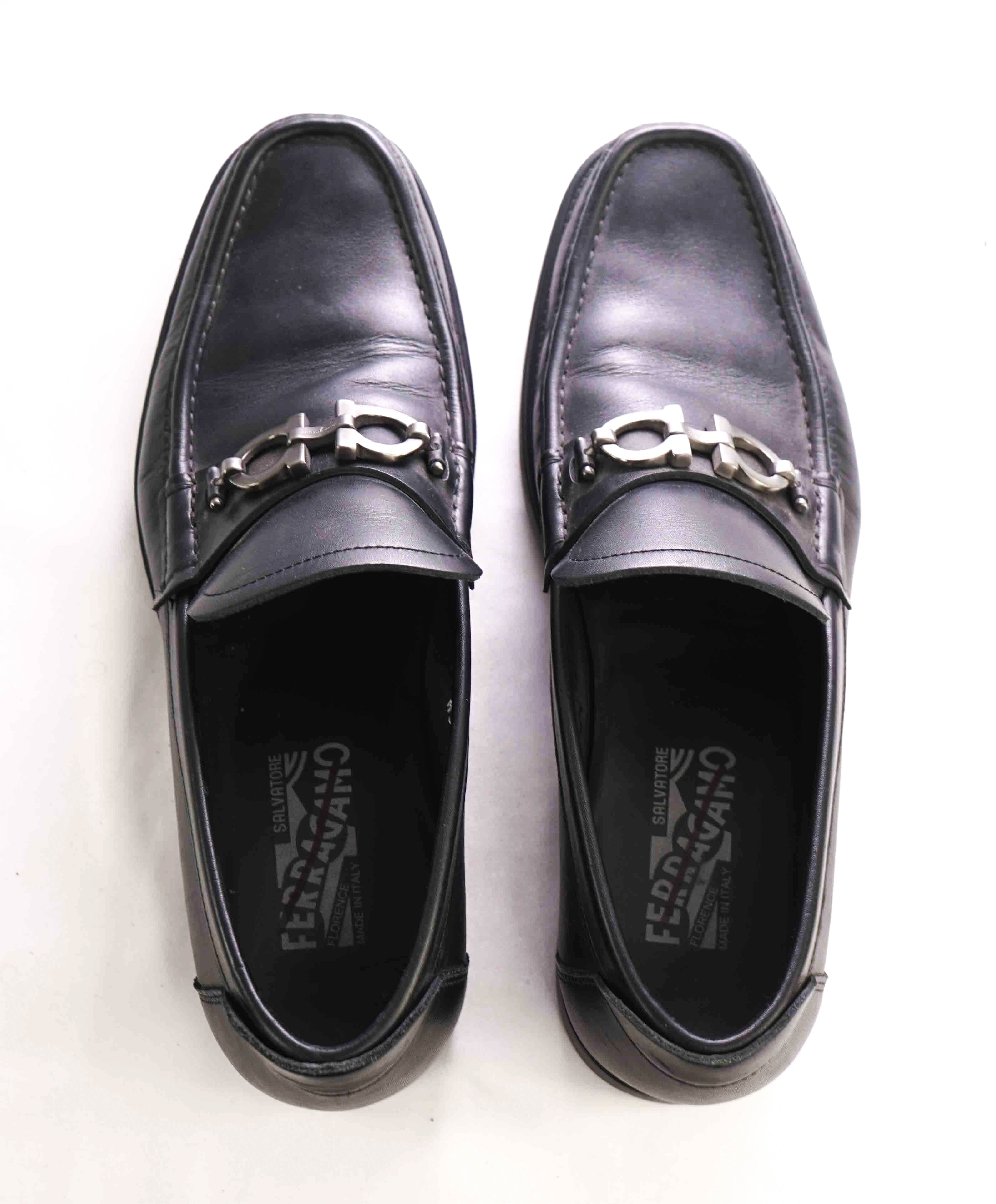 SALVATORE FERRAGAMO - "MASTER" Black Lug Sole Gancini Loafer - 10.5 D