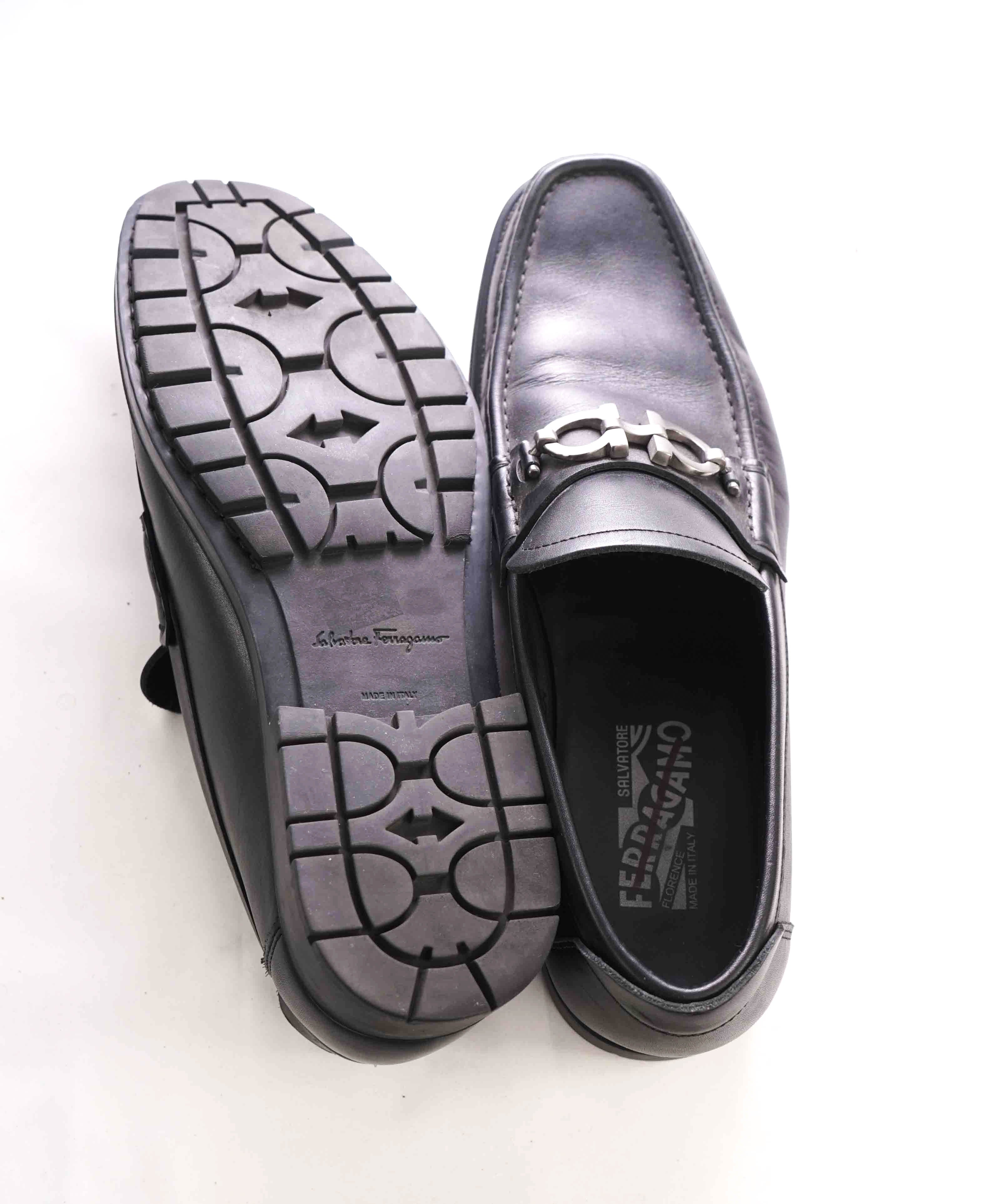 SALVATORE FERRAGAMO - "MASTER" Black Lug Sole Gancini Loafer - 10.5 D