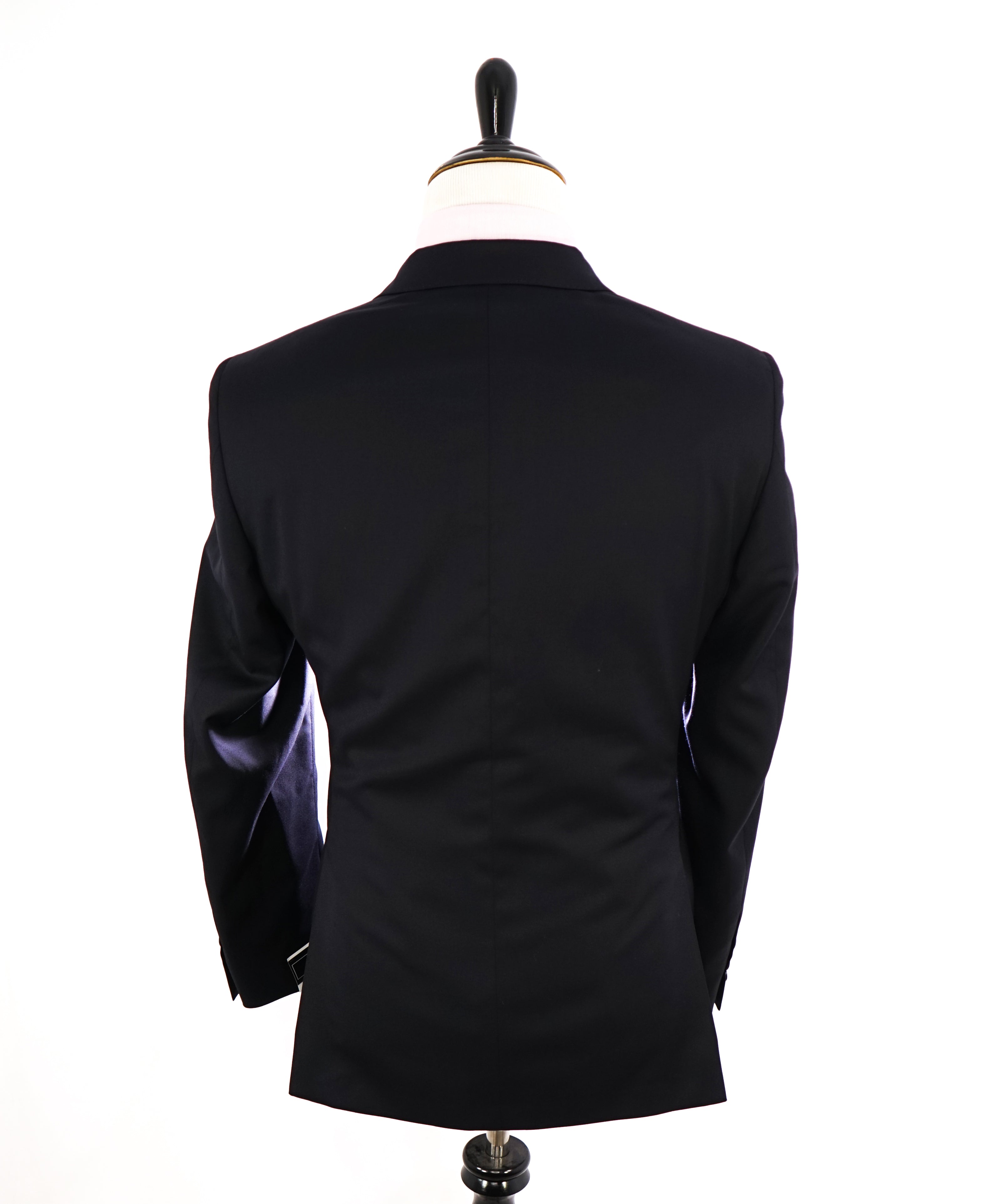 SAMUELSOHN - "REDA" Super 120's Performance Wool Navy Suit - 40R