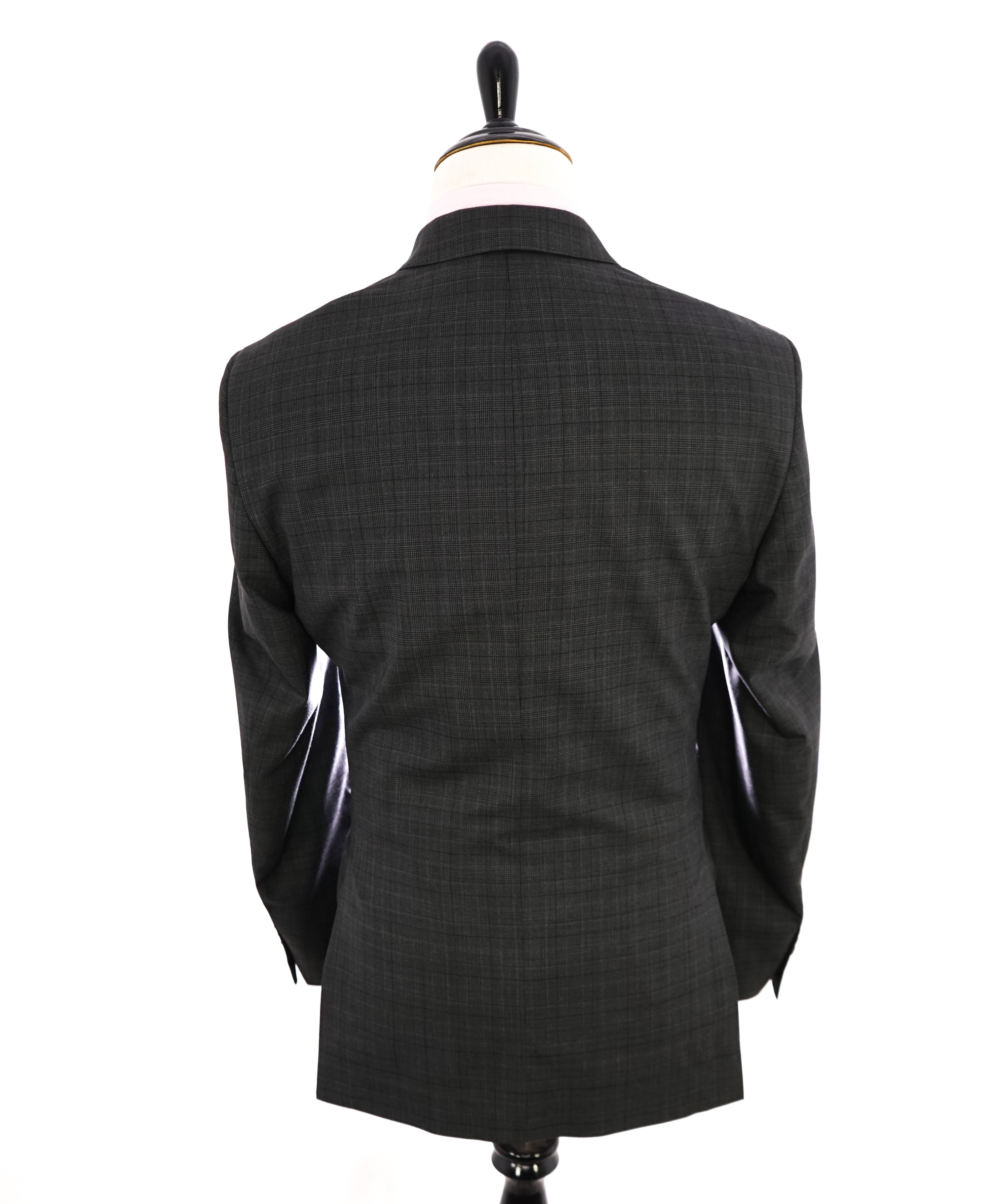 ERMENEGILDO ZEGNA - By SAKS FIFTH AVENUE "Classic" COOL EFFECT Gray Suit - 42R