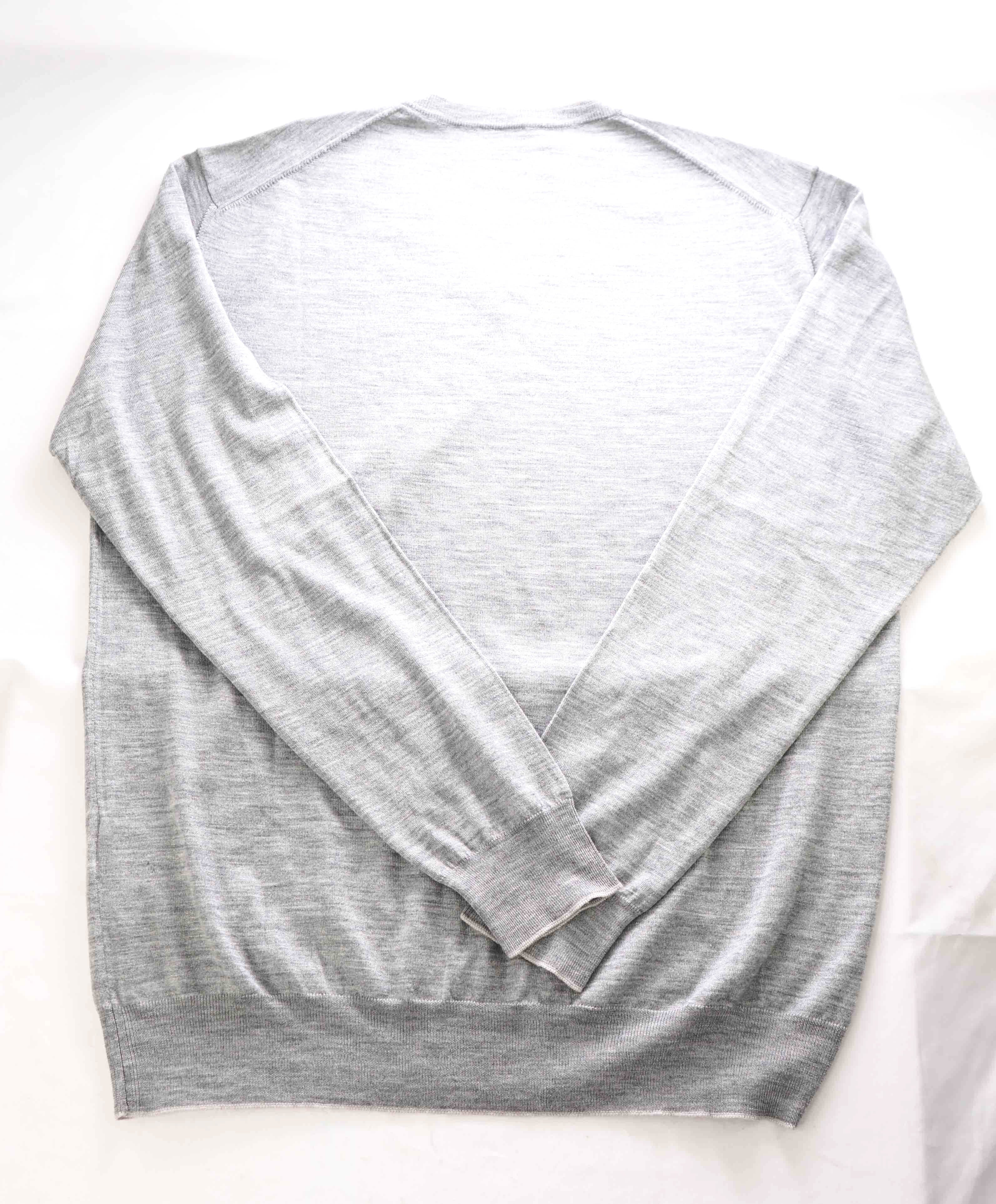 $395 ELEVENTY - *SILK / WOOL* Light Gray V-Neck Knit Sweater - XXL