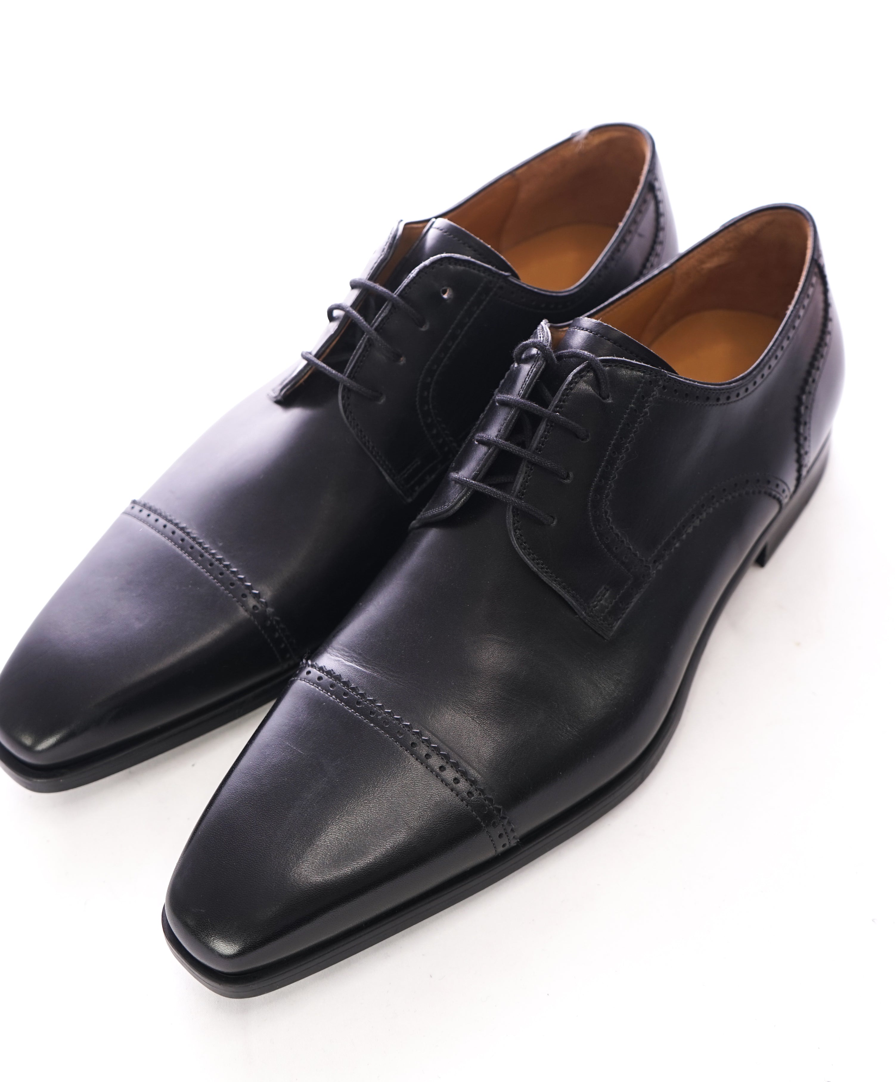 MAGNANNI - Slim Silhouette Detailed Black Cap-Toe Oxfords -  9